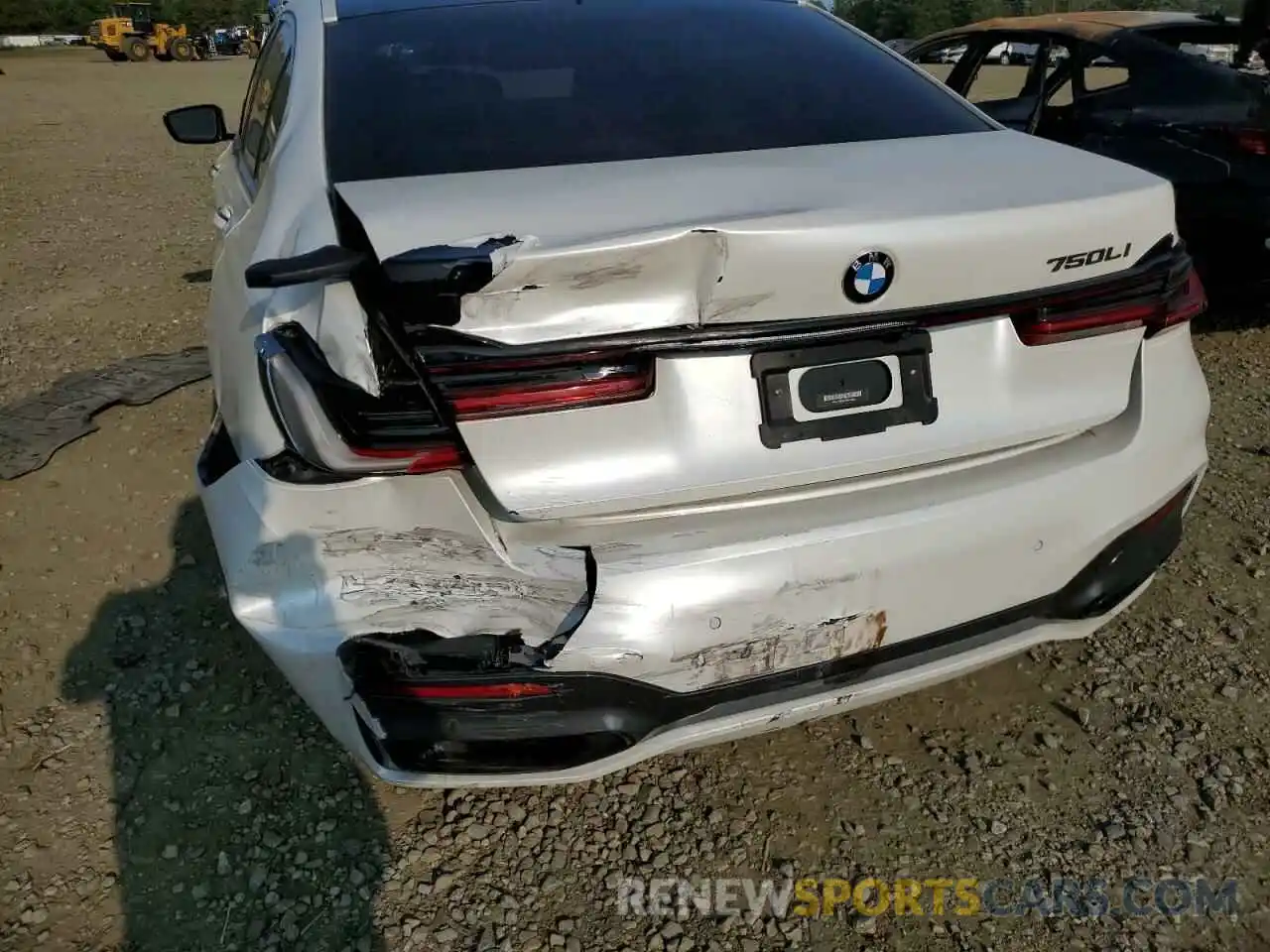 9 Photograph of a damaged car WBA7U2C00LGM26662 BMW 7 SERIES 2020