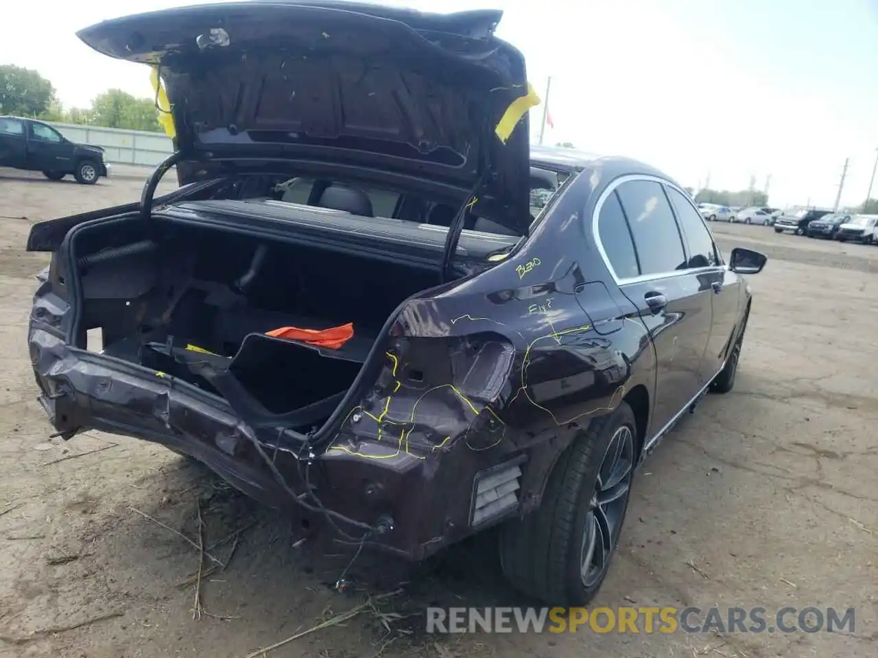 4 Photograph of a damaged car WBA7U2C02LGM27036 BMW 7 SERIES 2020