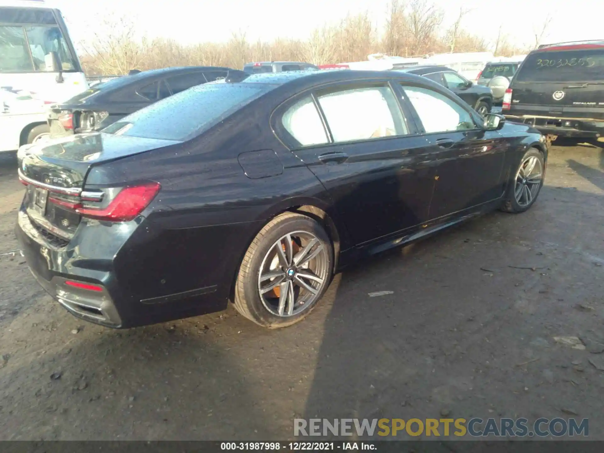 4 Photograph of a damaged car WBA7U2C02LGM27442 BMW 7 SERIES 2020