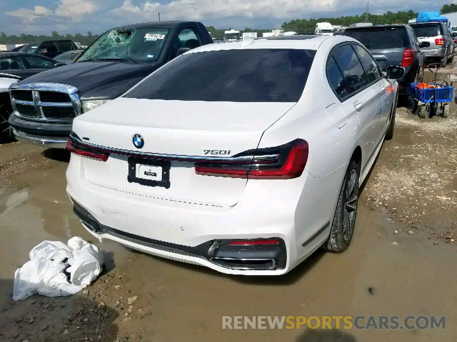 4 Photograph of a damaged car WBA7U2C04LGJ59994 BMW 7 SERIES 2020