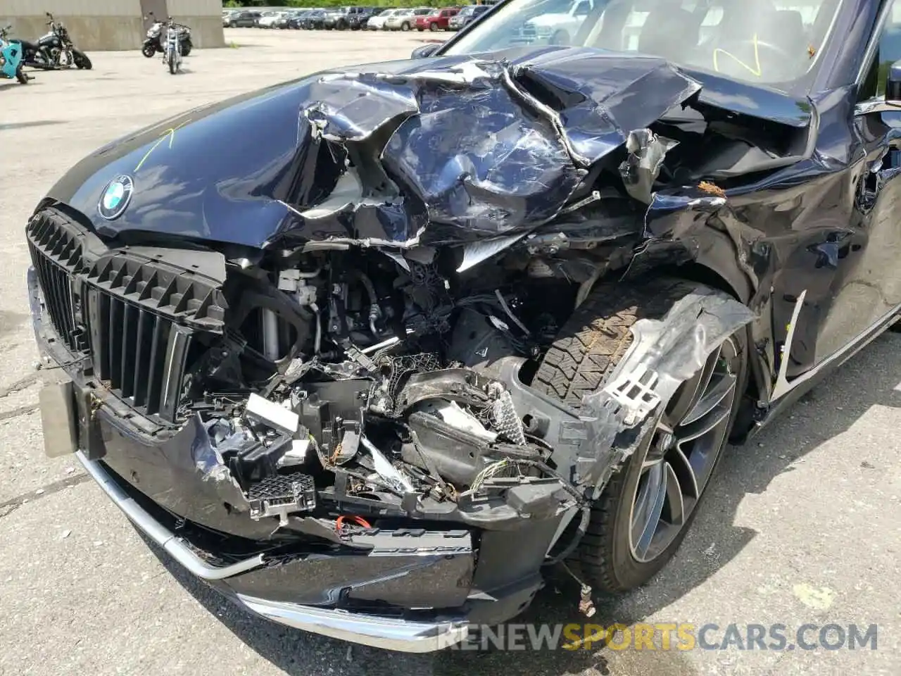 9 Photograph of a damaged car WBA7U2C06LBX84832 BMW 7 SERIES 2020