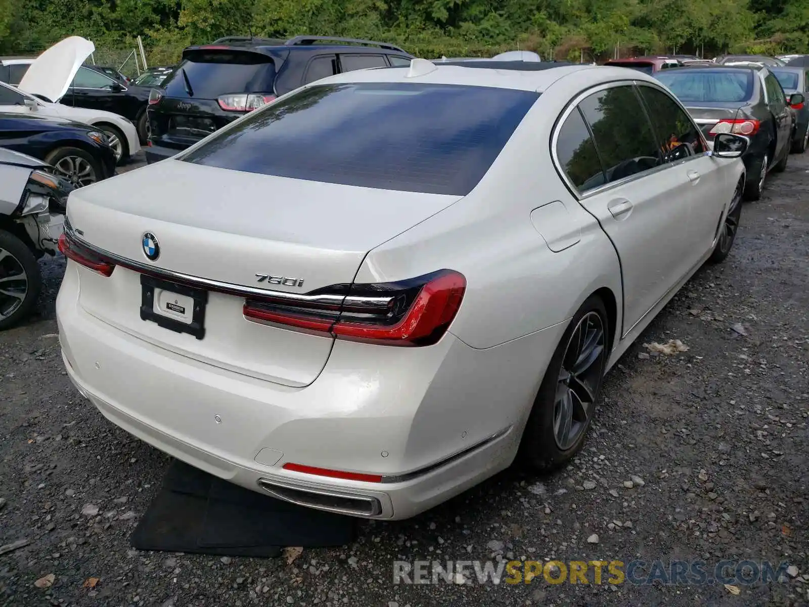 4 Photograph of a damaged car WBA7U2C09LGJ59330 BMW 7 SERIES 2020