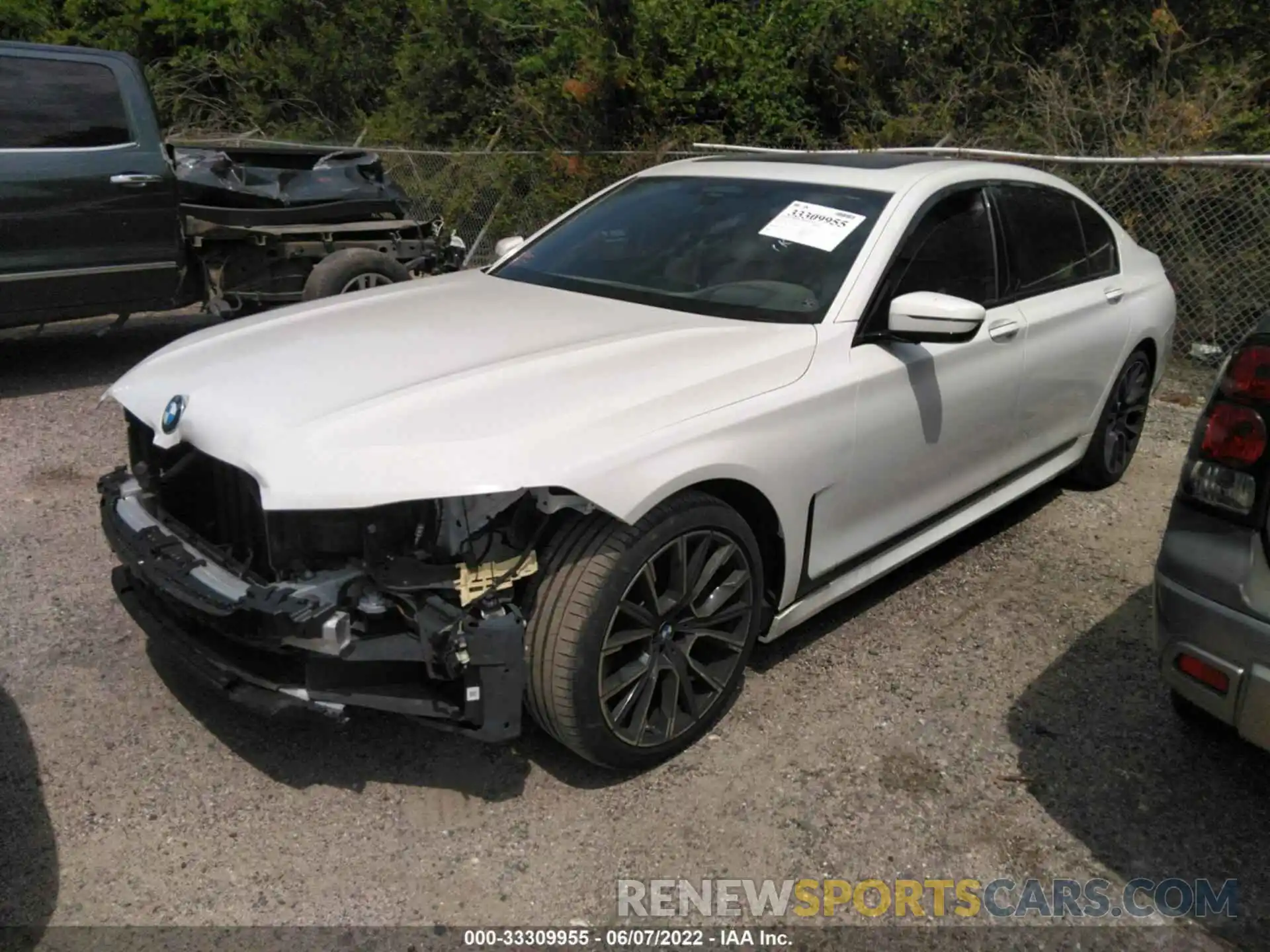 2 Photograph of a damaged car WBA7U2C0XLGJ59823 BMW 7 SERIES 2020