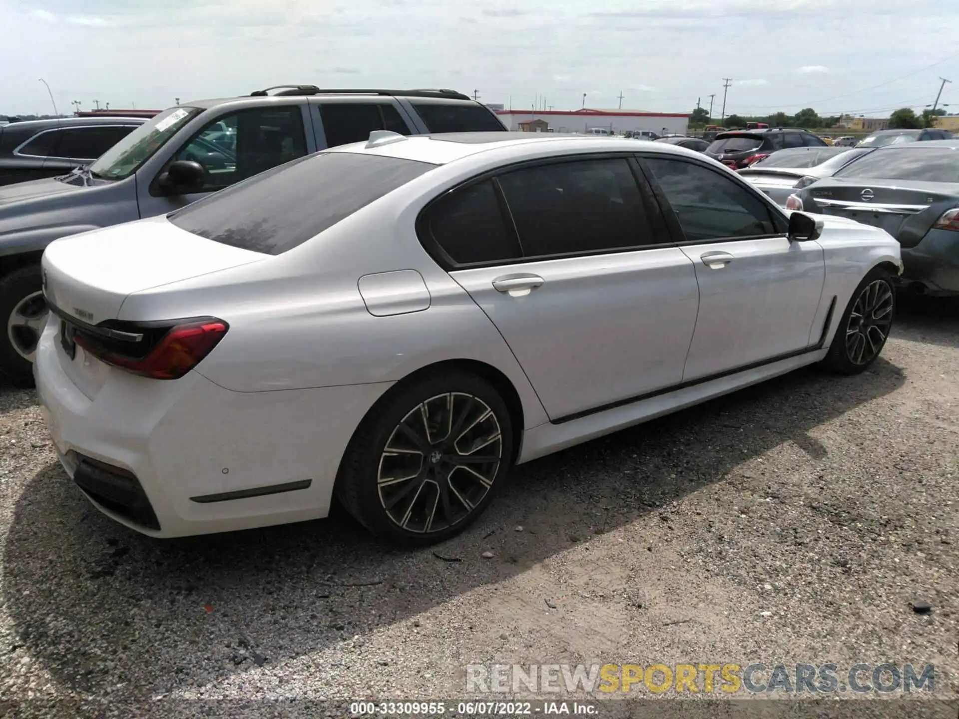 4 Photograph of a damaged car WBA7U2C0XLGJ59823 BMW 7 SERIES 2020