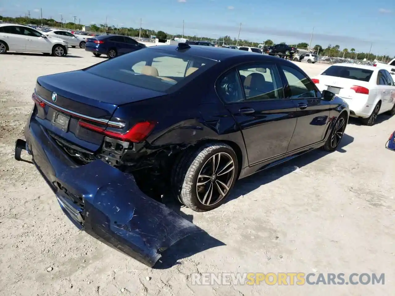 4 Photograph of a damaged car WBA7U2C0XLGJ59885 BMW 7 SERIES 2020