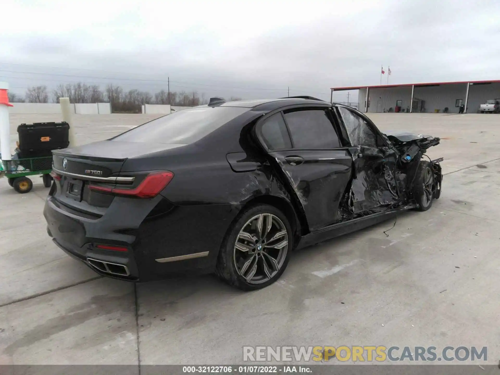 4 Photograph of a damaged car WBA7U6C03LBM63077 BMW 7 SERIES 2020