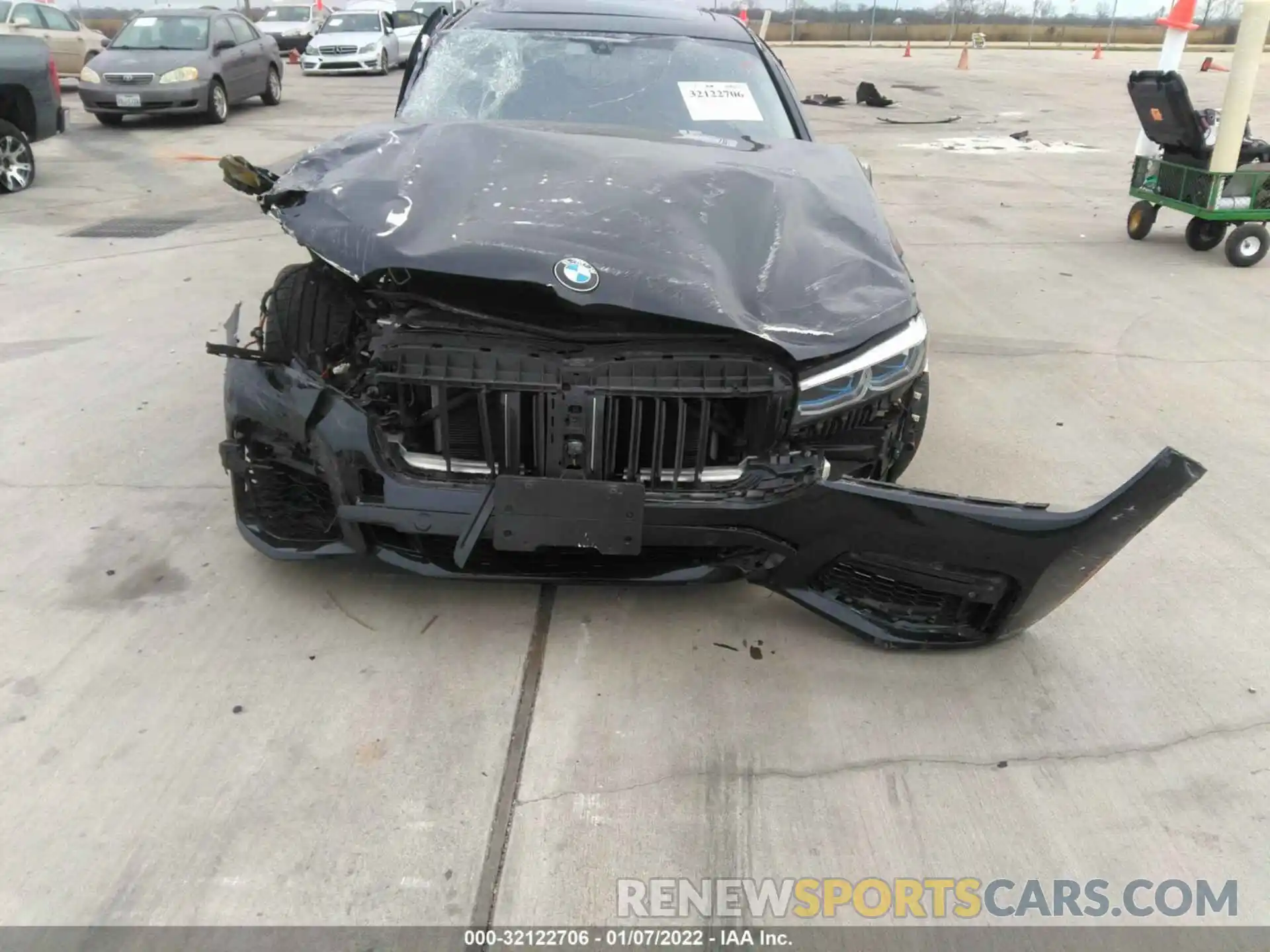 6 Photograph of a damaged car WBA7U6C03LBM63077 BMW 7 SERIES 2020