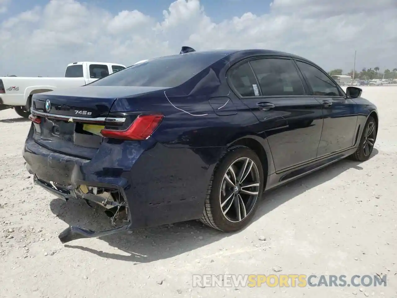 4 Photograph of a damaged car WBA7W4C06LBM70572 BMW 7 SERIES 2020