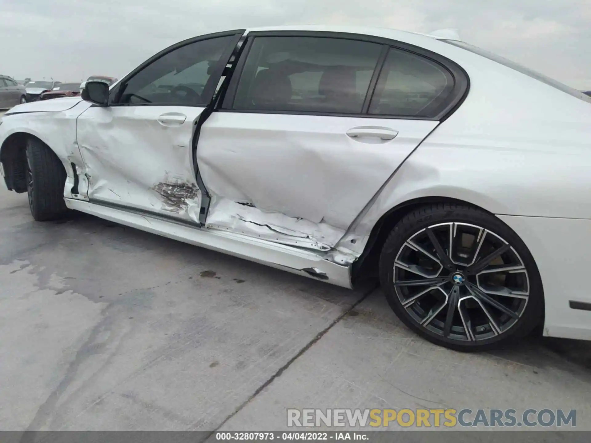 6 Photograph of a damaged car WBA7T2C09MCE56399 BMW 7 SERIES 2021