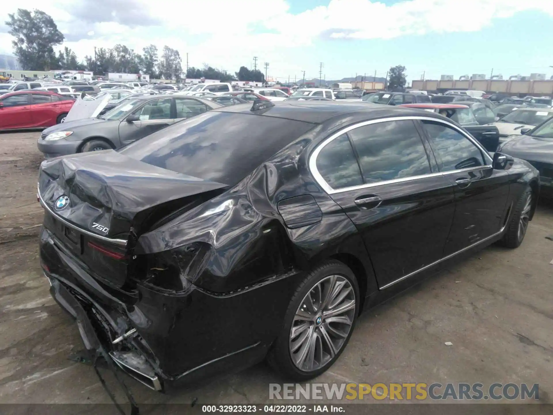 4 Photograph of a damaged car WBA7U2C01MCF11893 BMW 7 SERIES 2021