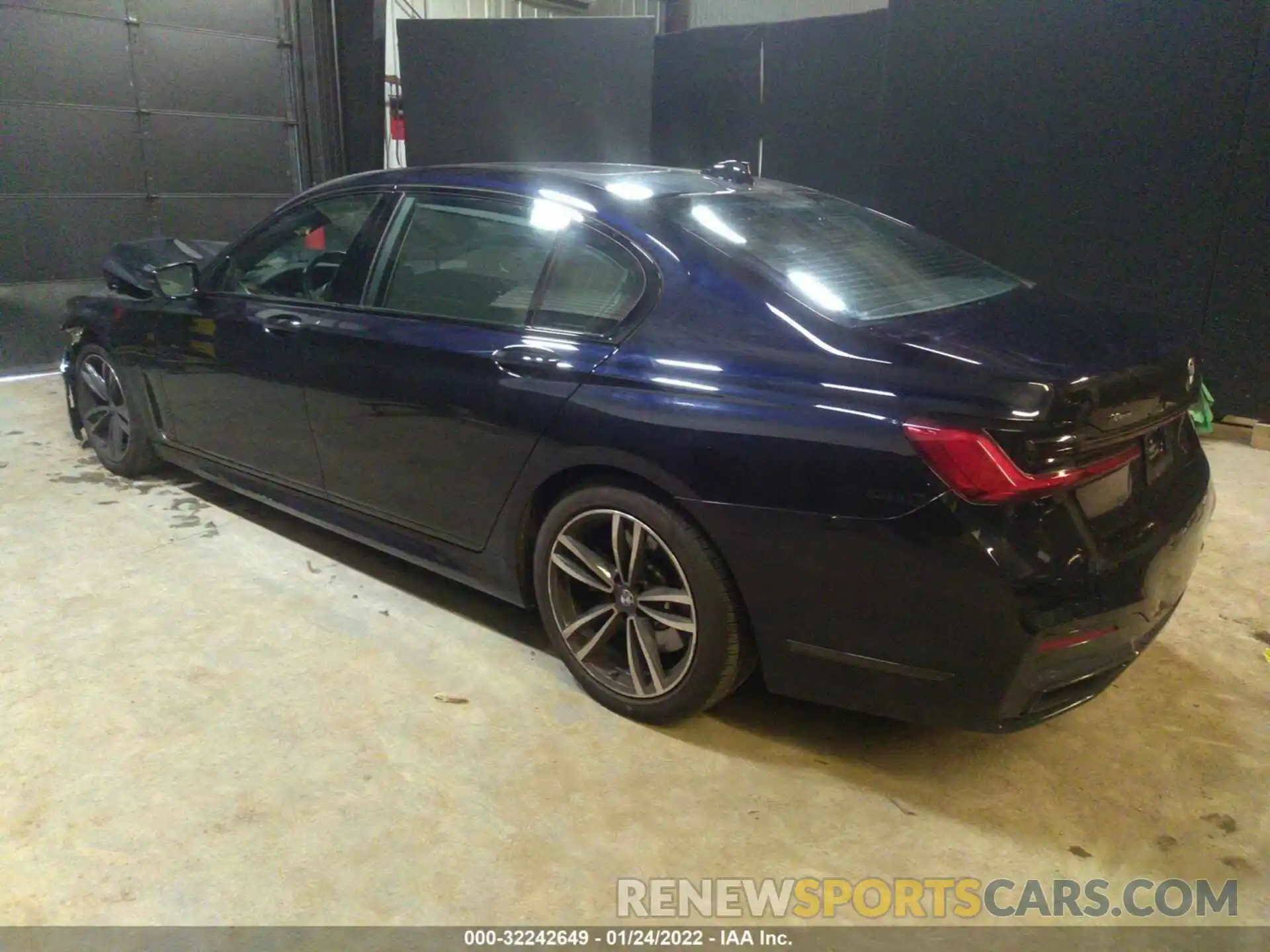 3 Photograph of a damaged car WBA7U2C03MCF84442 BMW 7 SERIES 2021