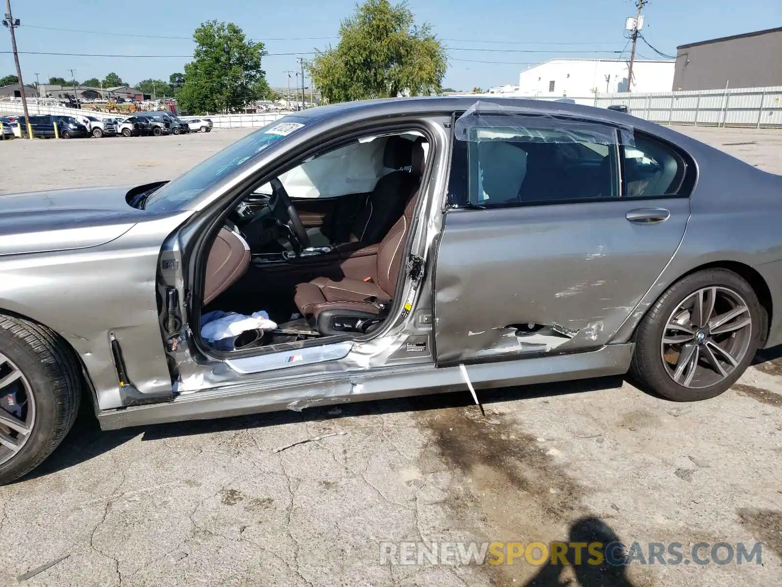 9 Photograph of a damaged car WBA7U2C04MCE53004 BMW 7 SERIES 2021