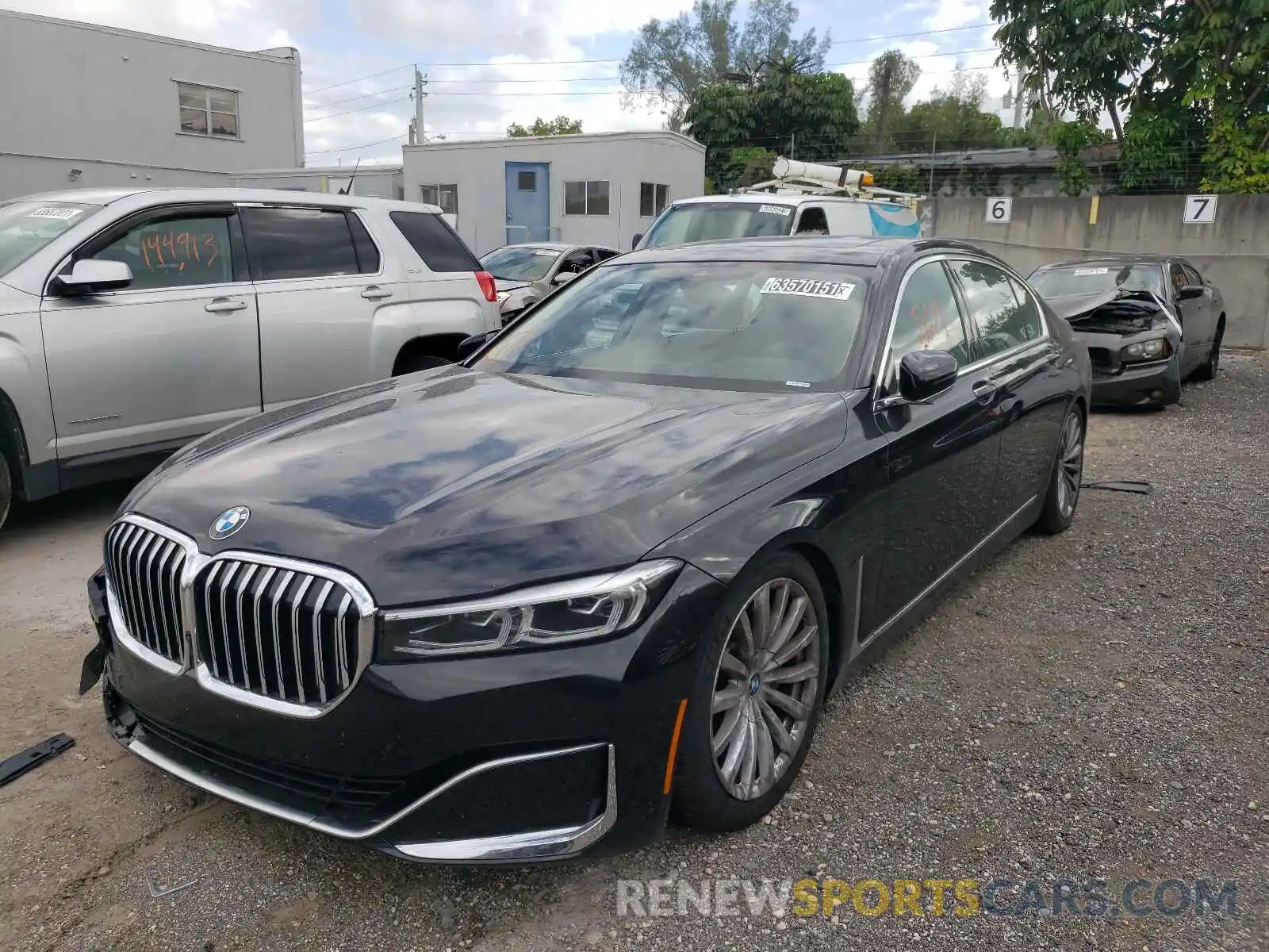 2 Photograph of a damaged car WBA7T2C04NCH20565 BMW 7 SERIES 2022