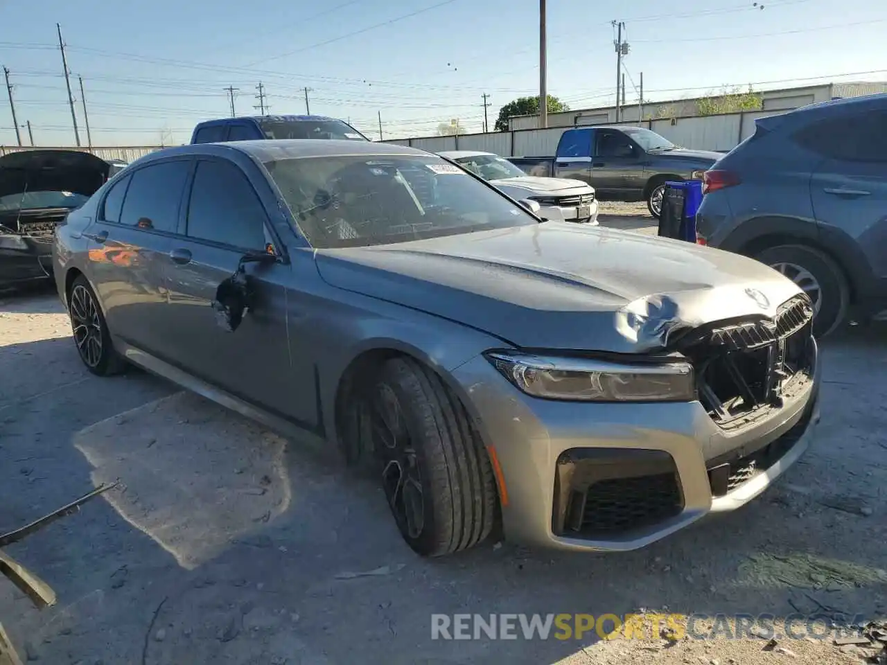 4 Photograph of a damaged car WBA7U2C03NCG86468 BMW 7 SERIES 2022