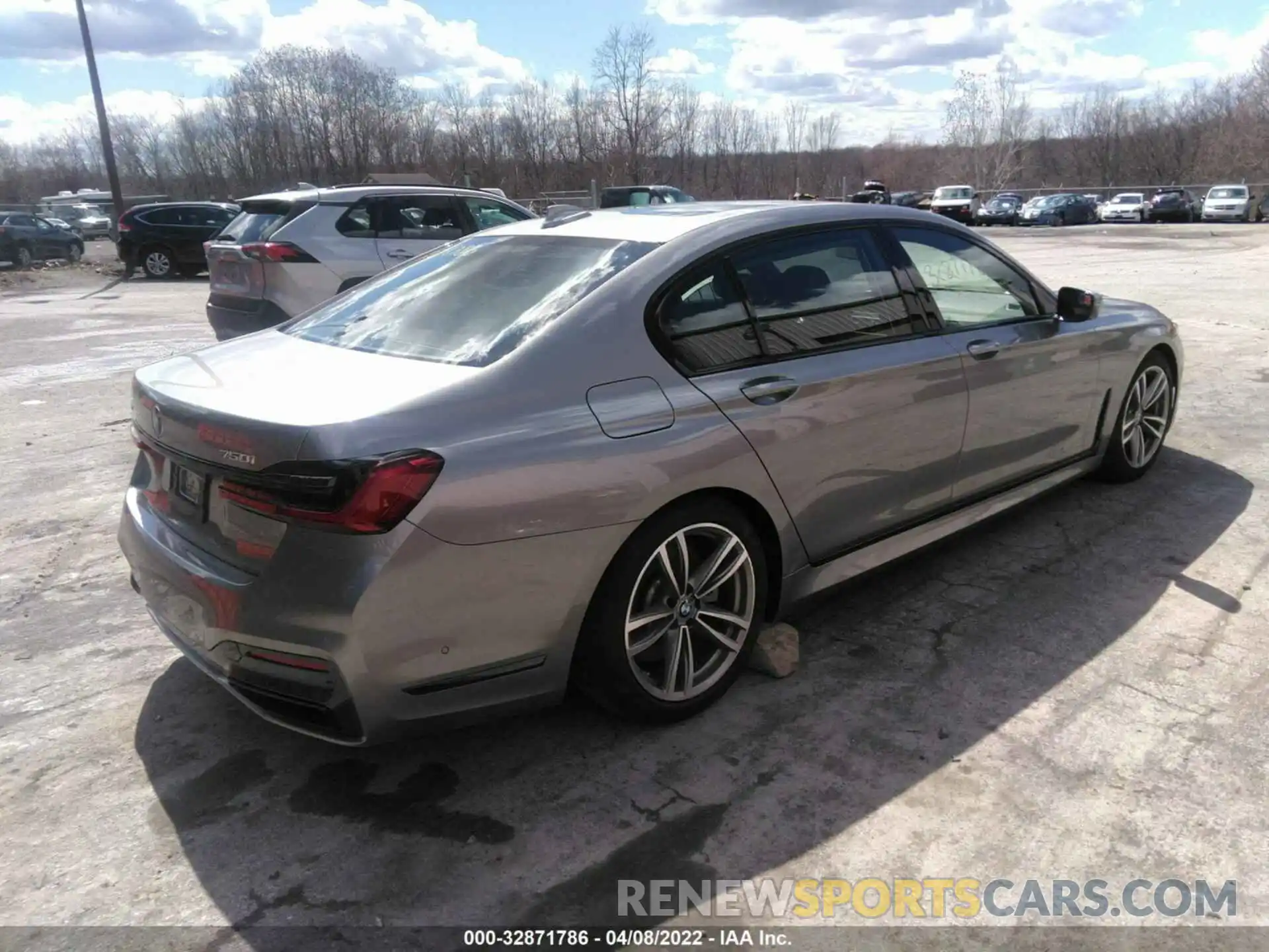 4 Photograph of a damaged car WBA7U2C04NCG94708 BMW 7 SERIES 2022