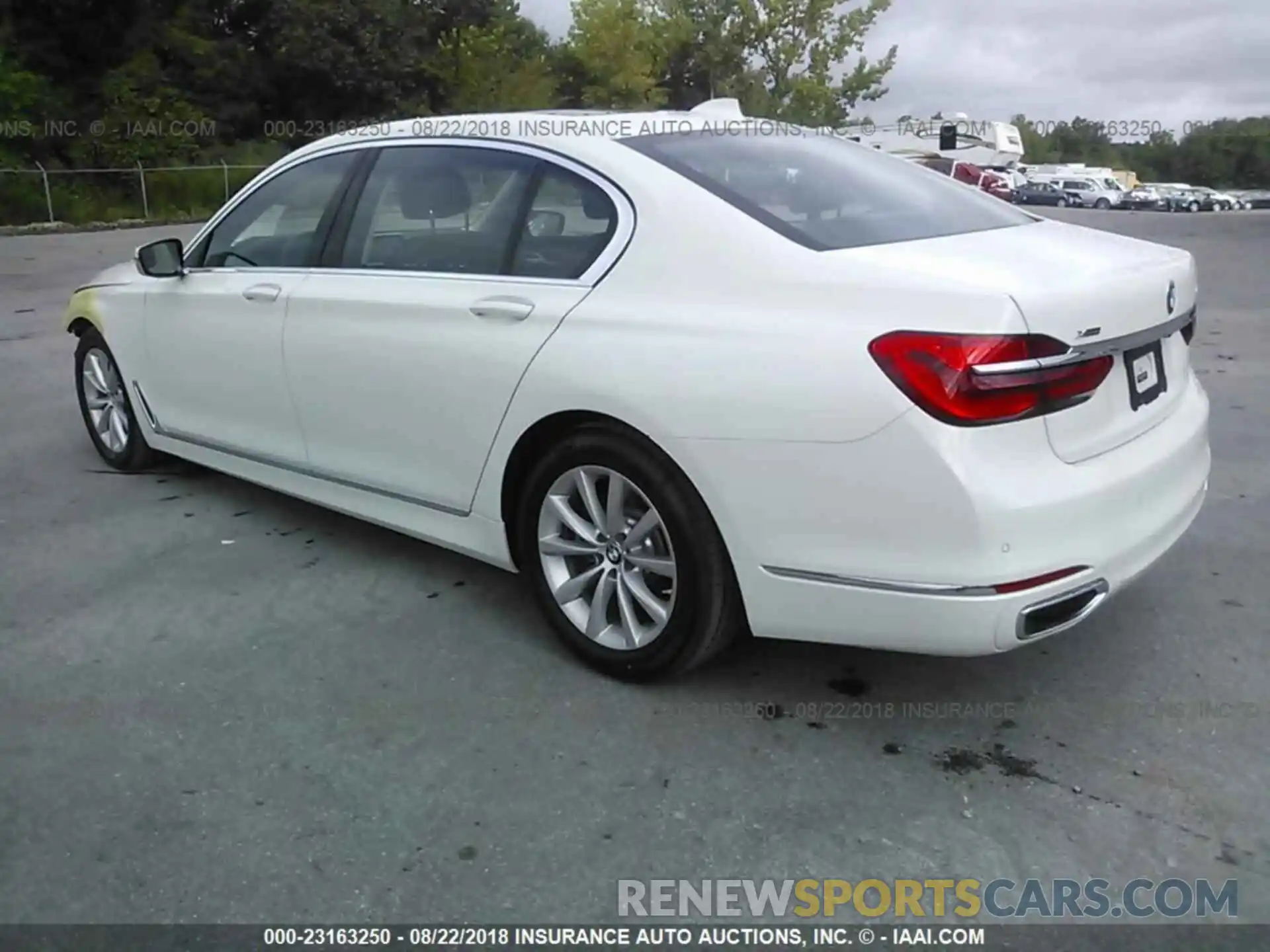 3 Photograph of a damaged car WBA7E4C55KGV28414 Bmw 740 2019