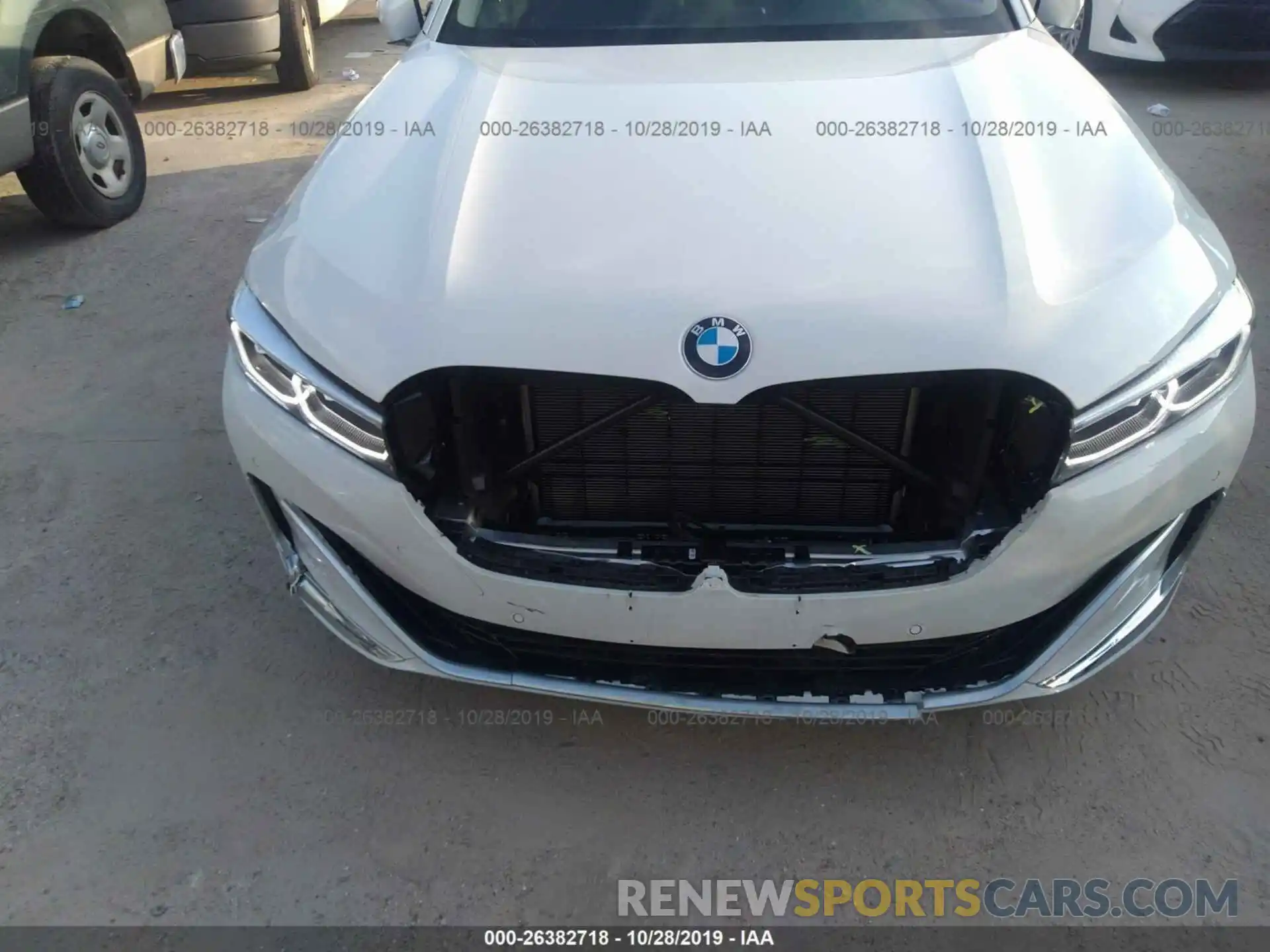 6 Photograph of a damaged car WBA7T2C01LGL17601 BMW 740 2020