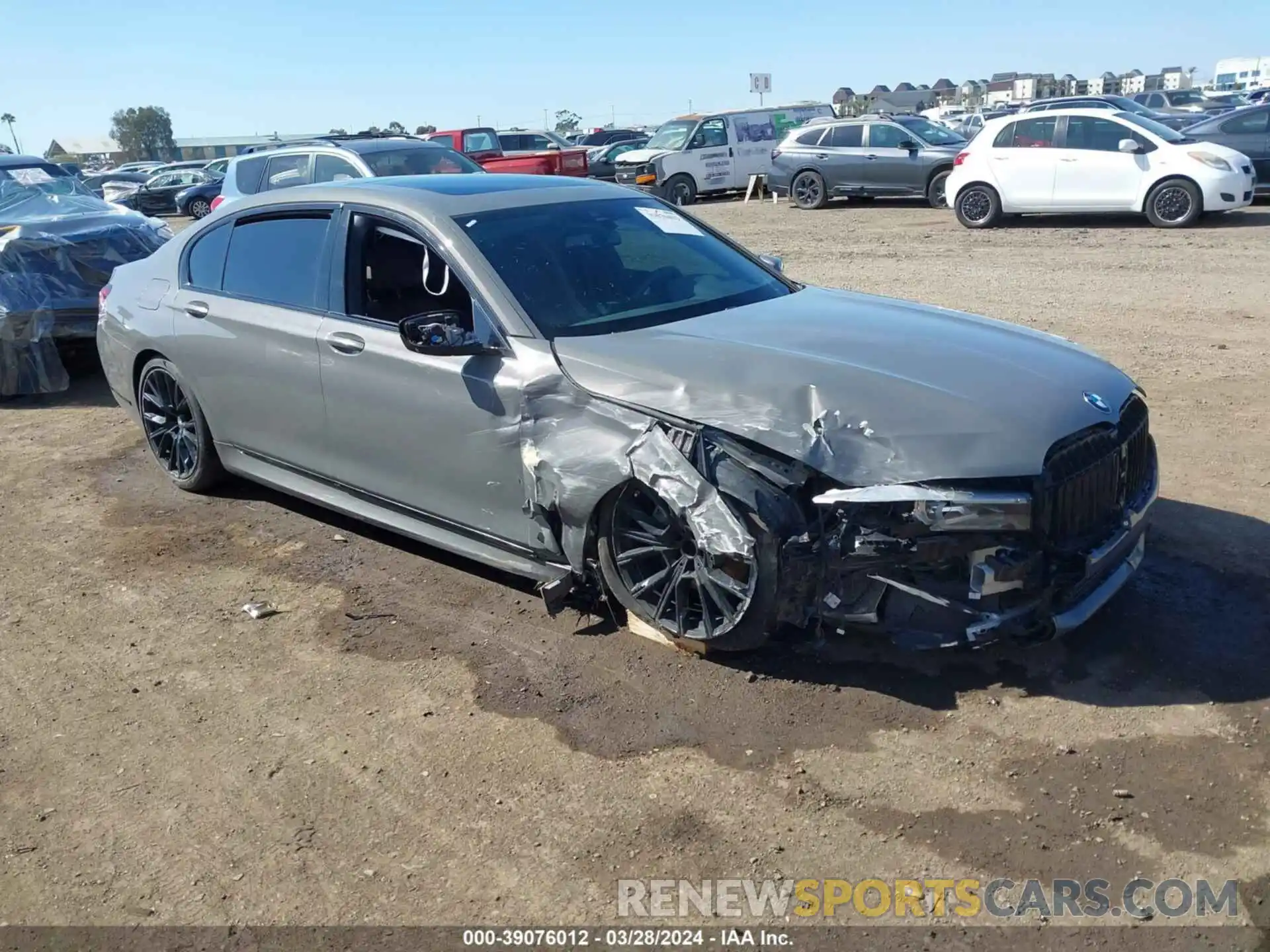 1 Photograph of a damaged car WBA7T2C09NCH00988 BMW 740 2022