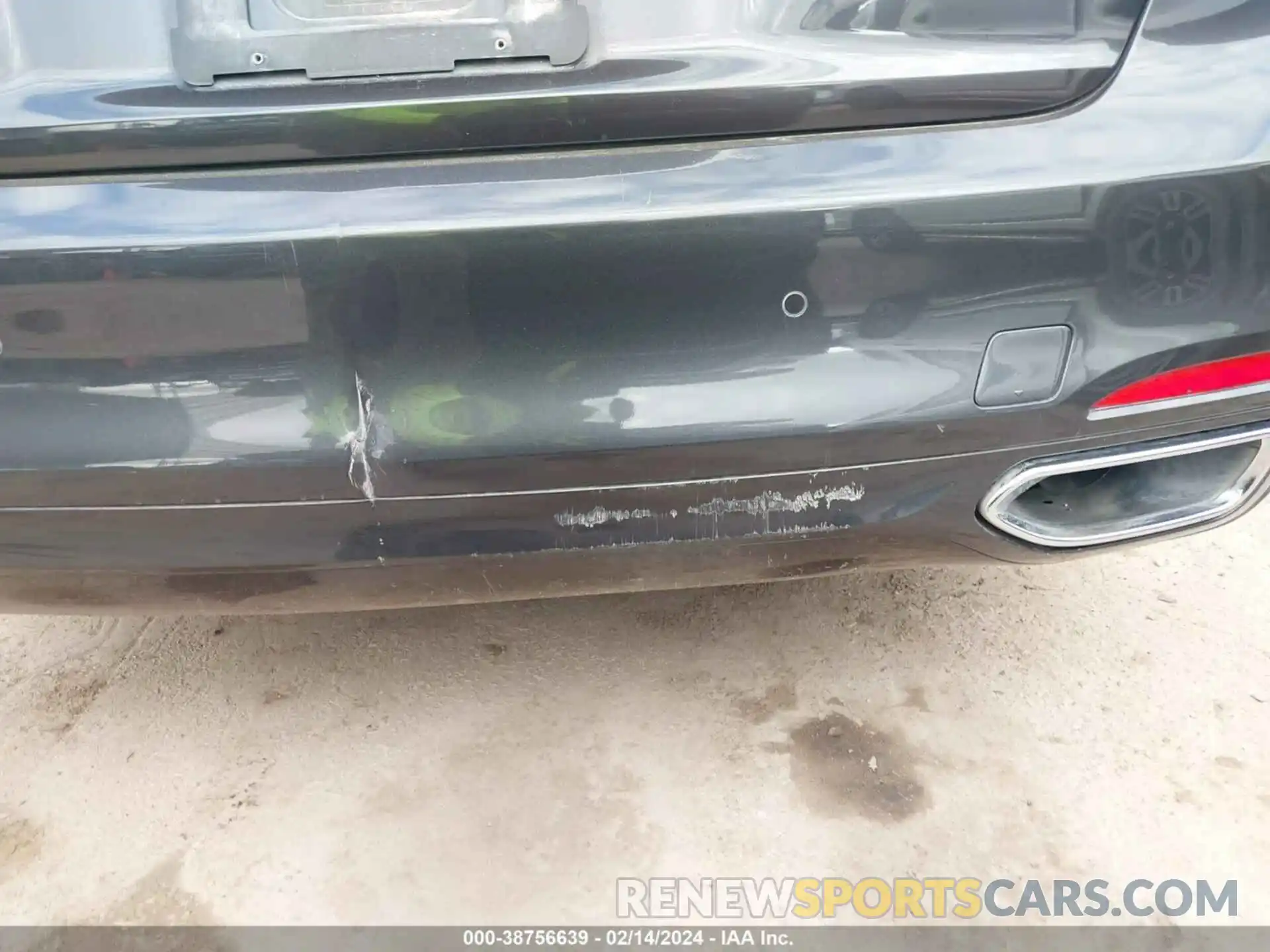 18 Photograph of a damaged car WBA7E2C58KB217397 BMW 740I 2019