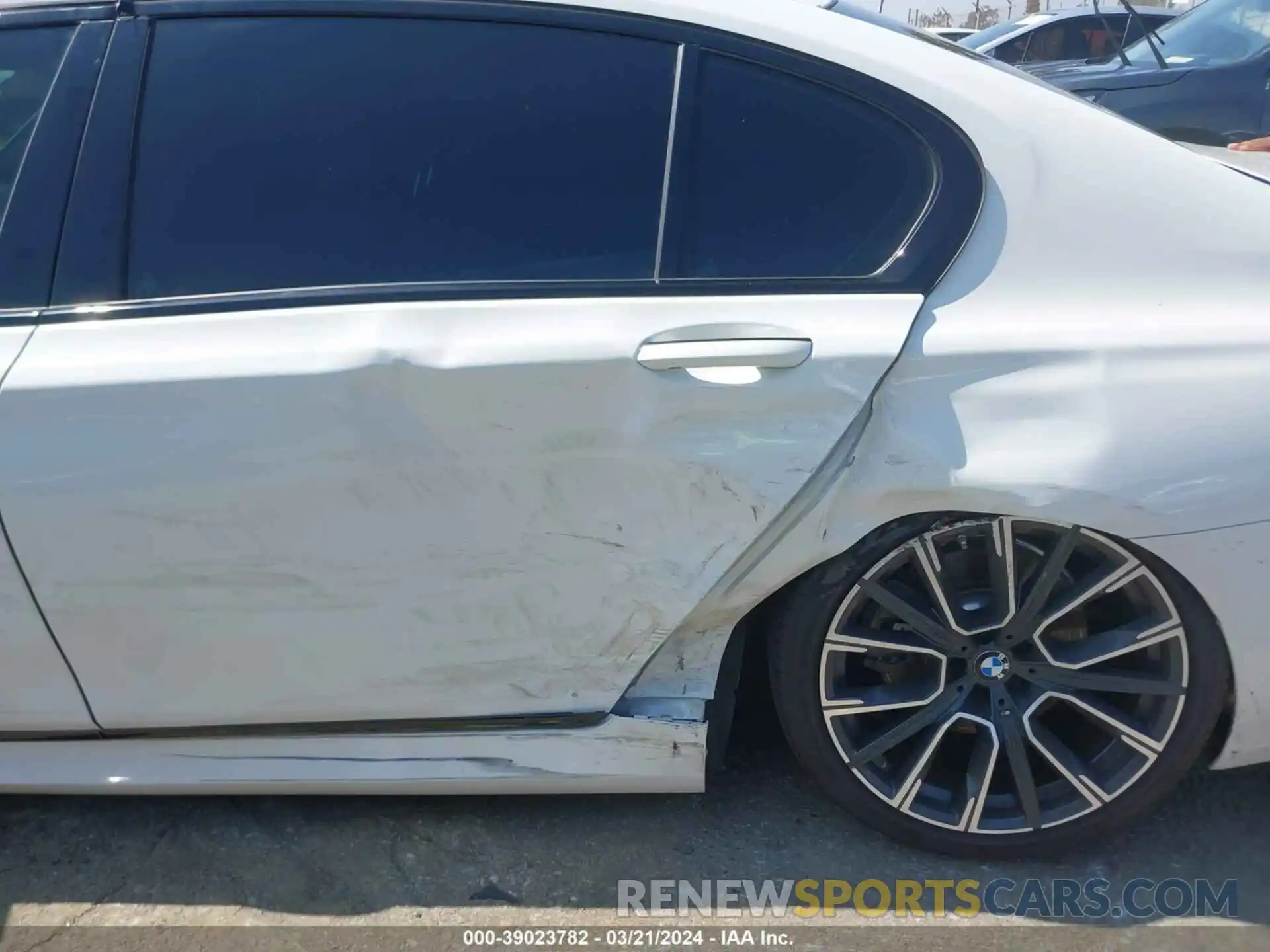 6 Photograph of a damaged car WBA7T2C07LCD01204 BMW 740I 2020
