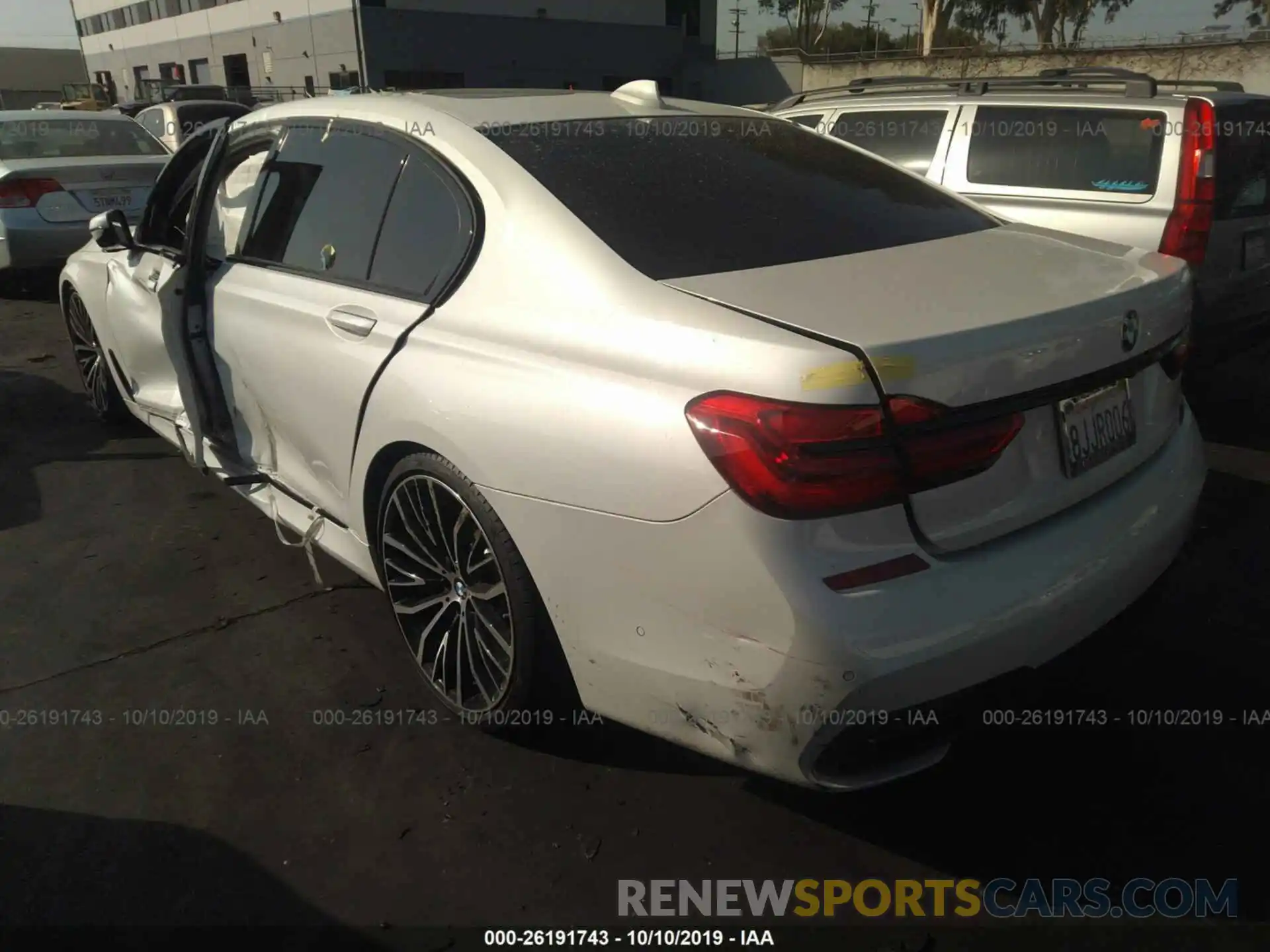 3 Photograph of a damaged car WBA7F0C55KGM24835 BMW 750 2019