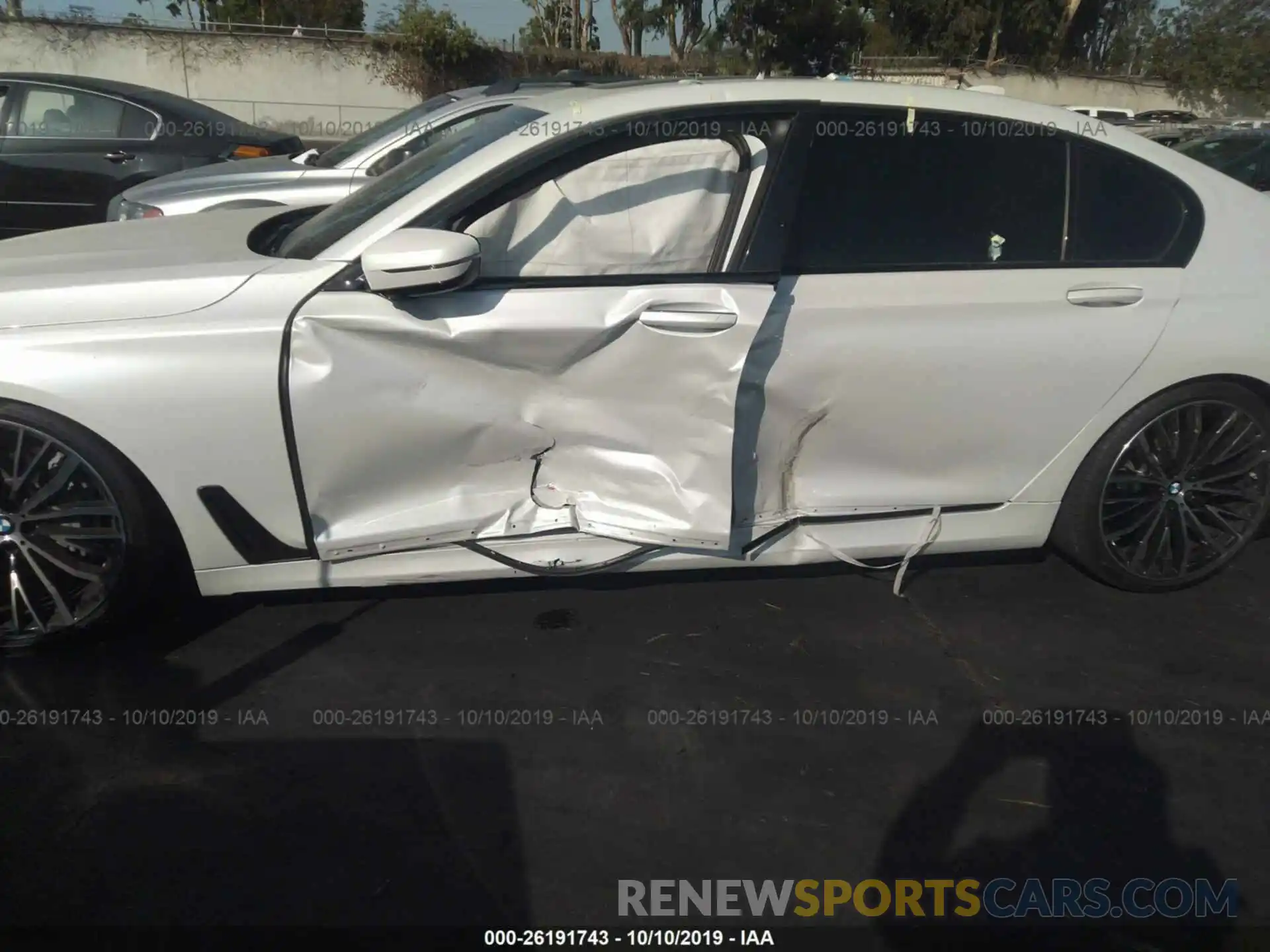 6 Photograph of a damaged car WBA7F0C55KGM24835 BMW 750 2019