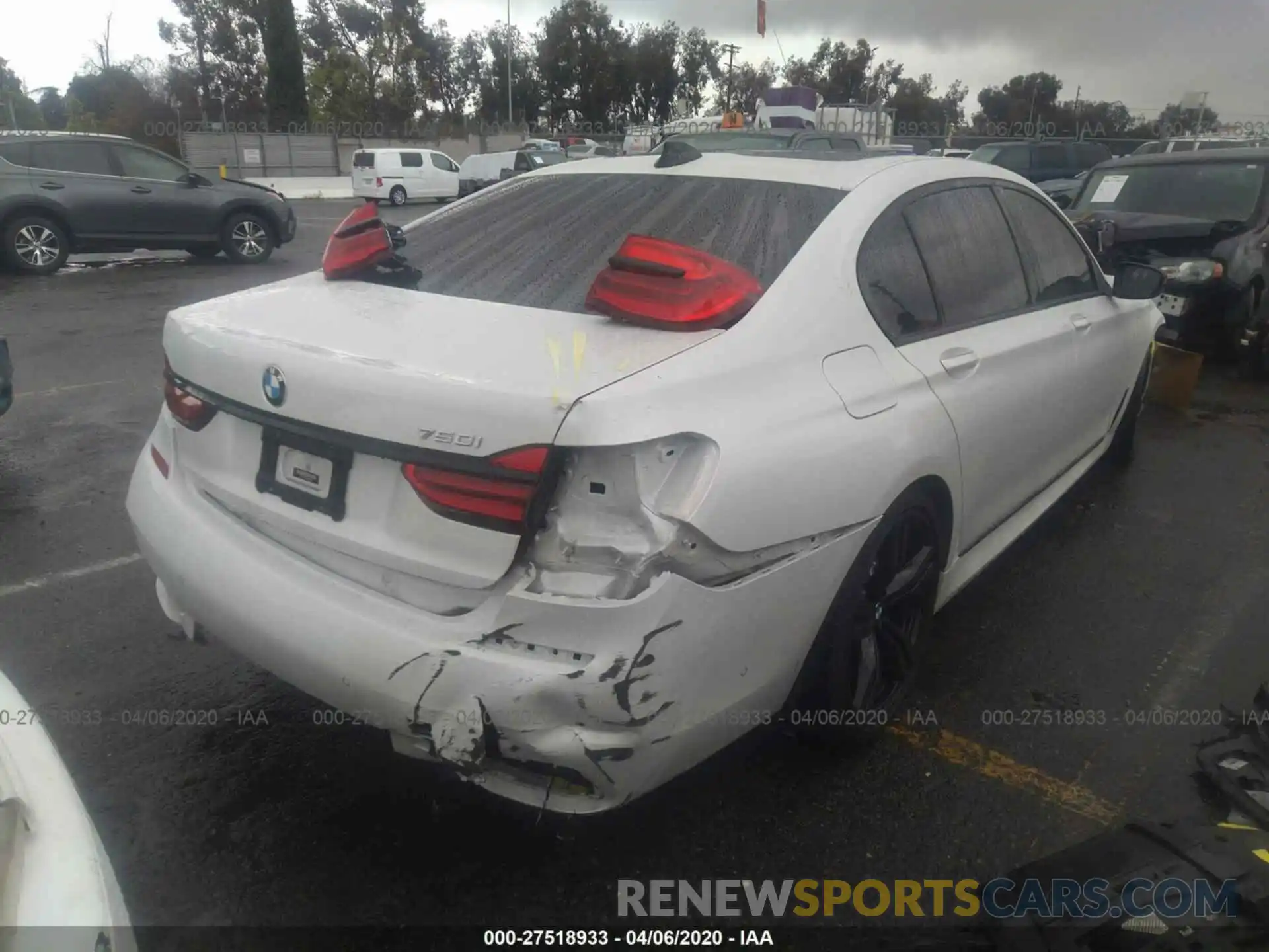 4 Photograph of a damaged car WBA7F0C59KGM25535 BMW 750 2019