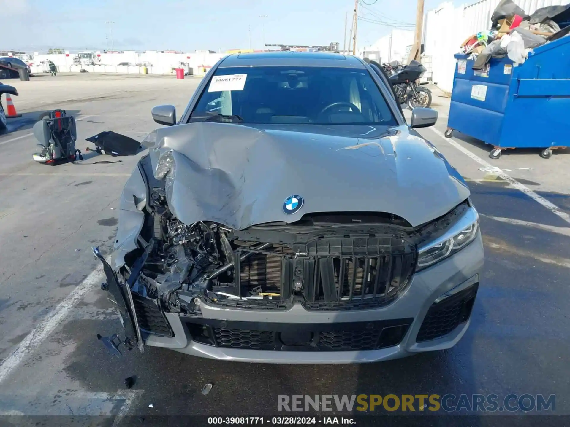 11 Photograph of a damaged car WBA7U2C04MCF84305 BMW 750I 2021