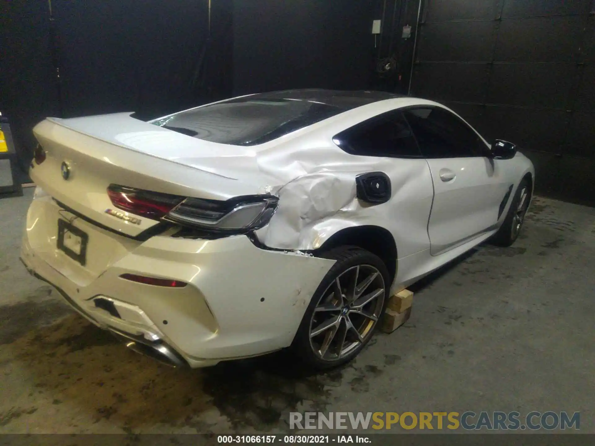 4 Photograph of a damaged car WBABC4C58KBJ35634 BMW 8 SERIES 2019