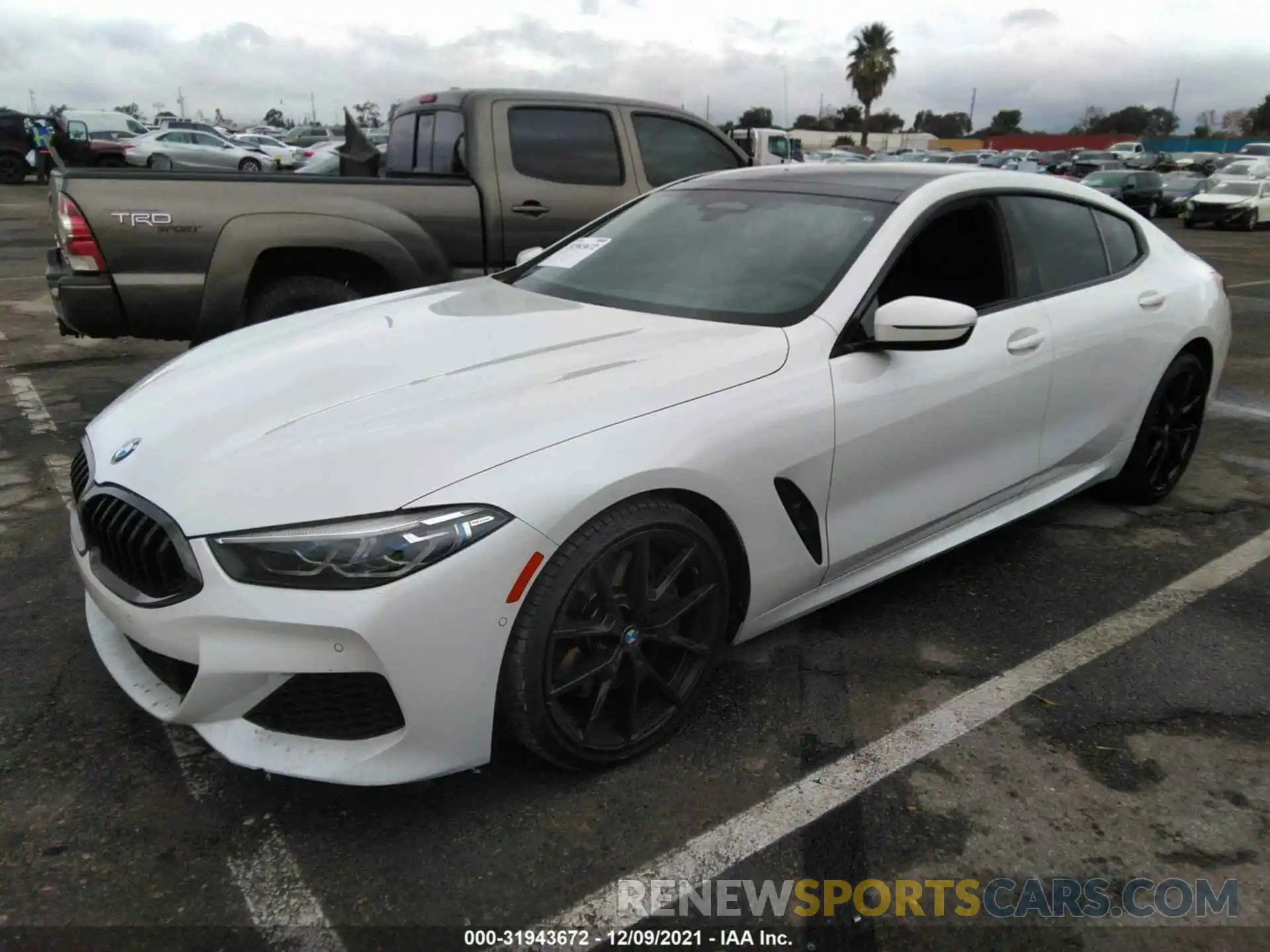 2 Photograph of a damaged car WBAGV4C09LBP46584 BMW 8 SERIES 2020