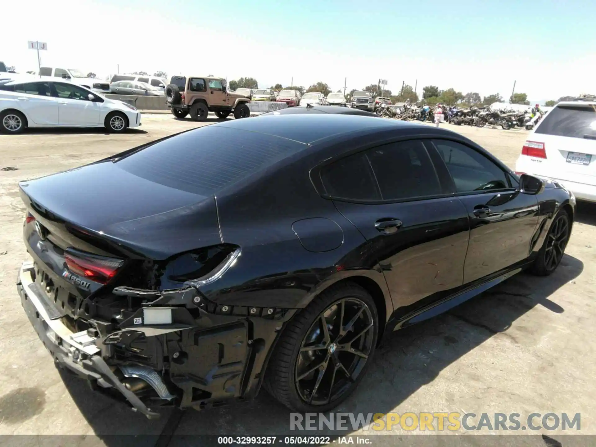 4 Photograph of a damaged car WBAGV8C09LCE65034 BMW 8 SERIES 2020