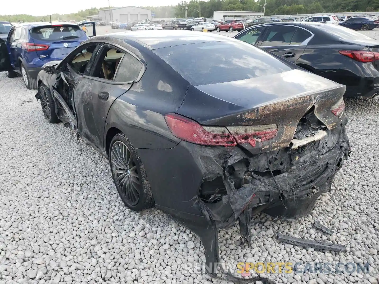 3 Photograph of a damaged car WBAGV2C03MCF43855 BMW 8 SERIES 2021