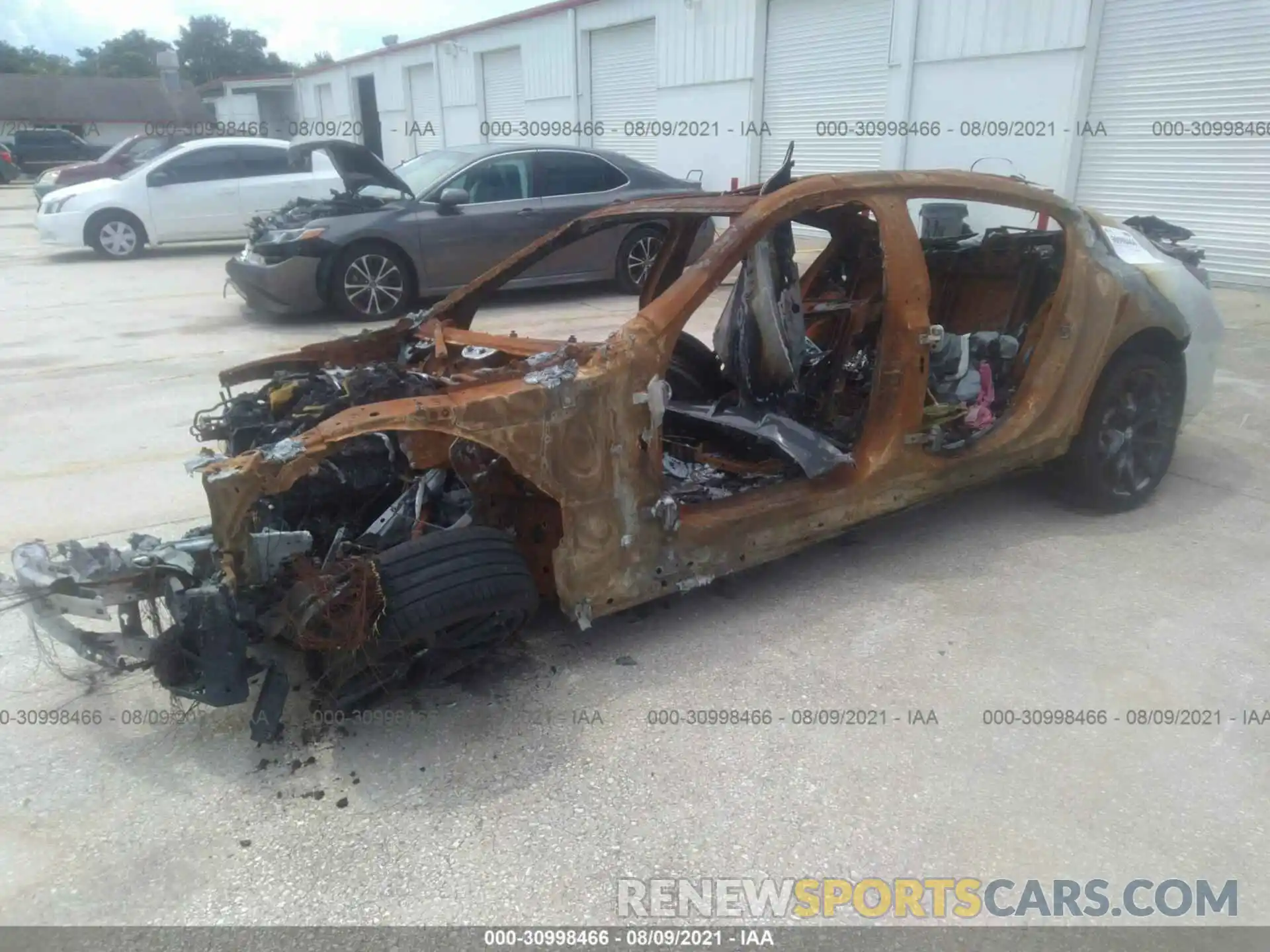 2 Photograph of a damaged car WBAGV8C02MCF22174 BMW 8 SERIES 2021