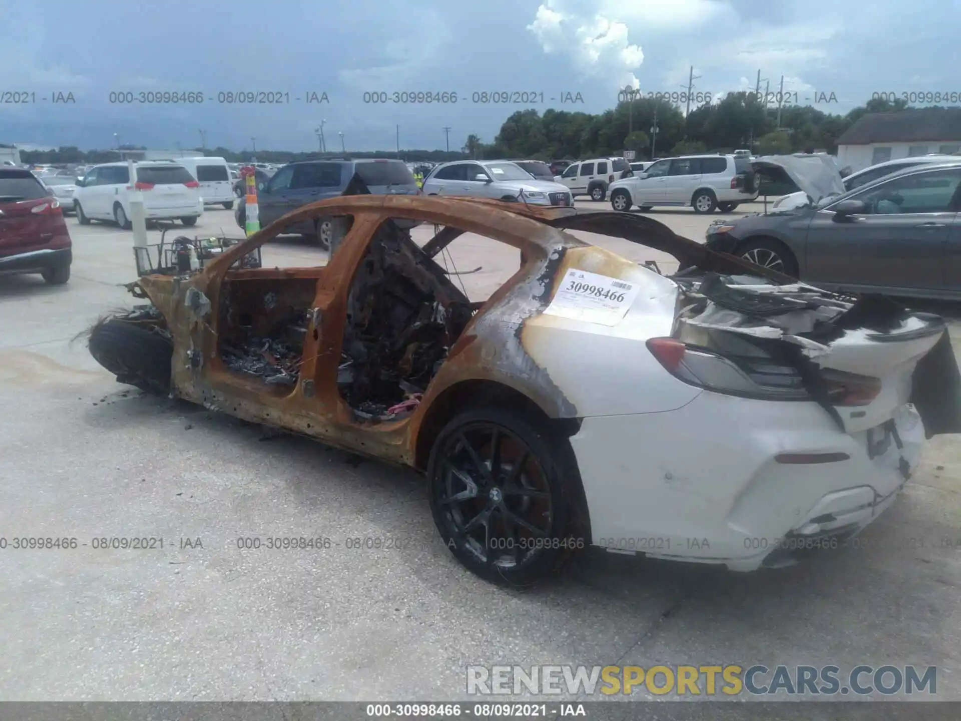 3 Photograph of a damaged car WBAGV8C02MCF22174 BMW 8 SERIES 2021