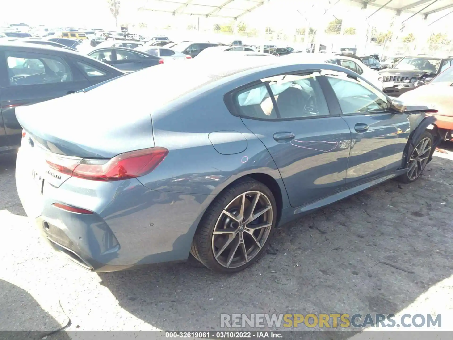 4 Photograph of a damaged car WBAGV8C03MCF60092 BMW 8 SERIES 2021