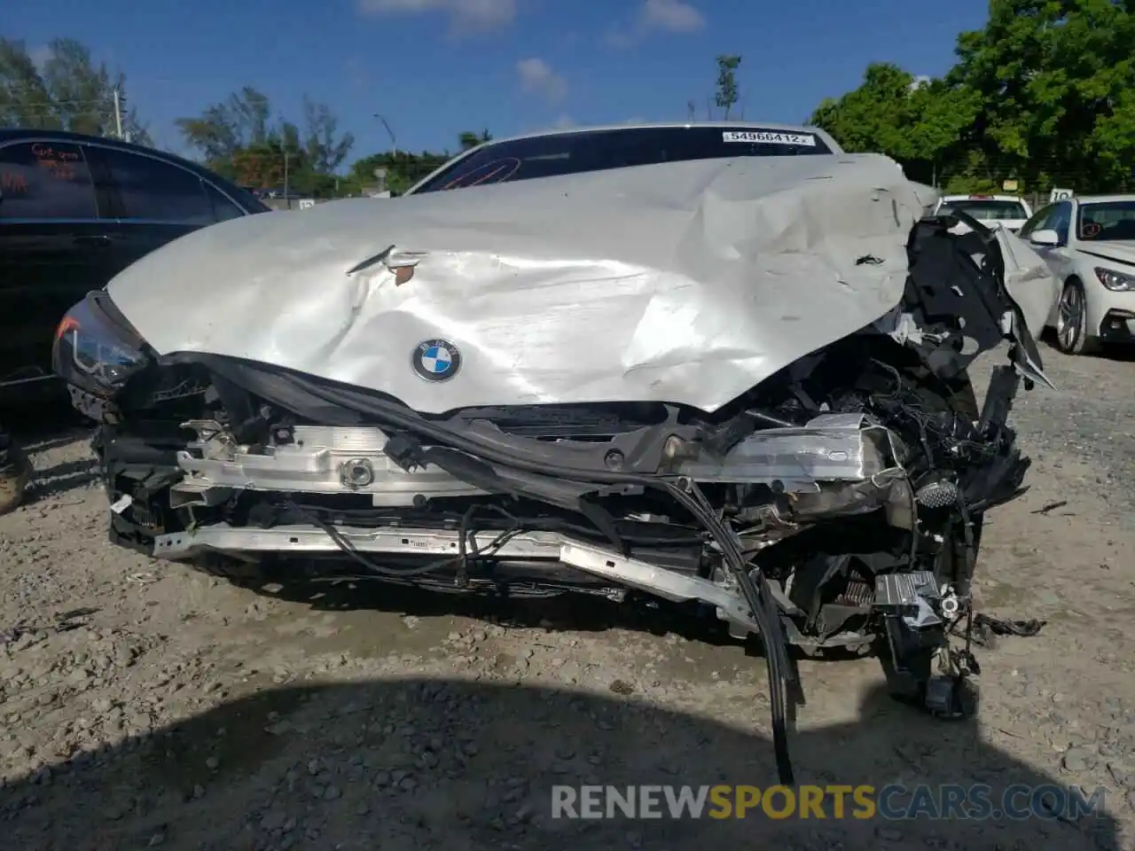 9 Photograph of a damaged car WBAAE2C06NCH15321 BMW 8 SERIES 2022