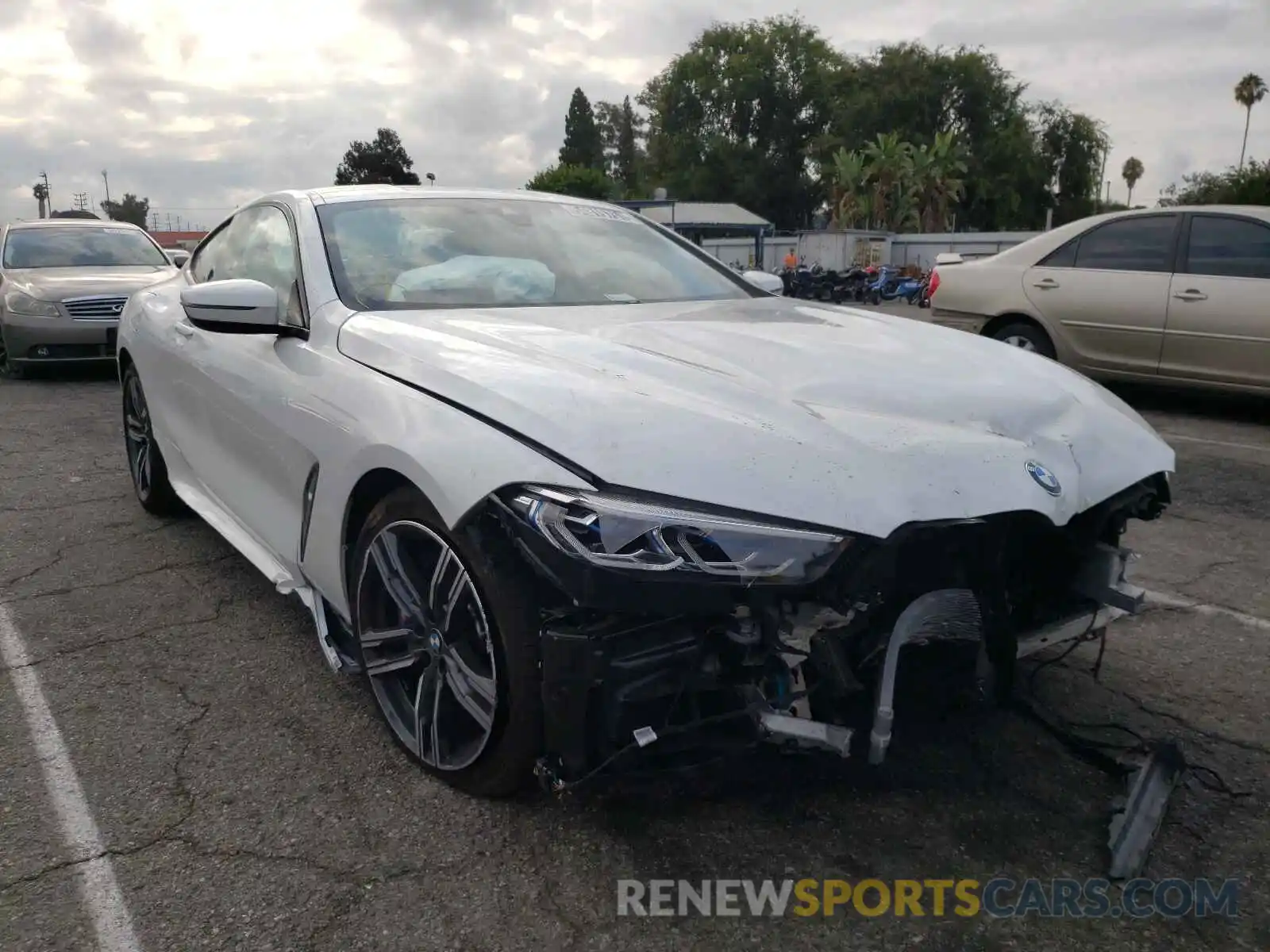 1 Photograph of a damaged car WBAAE2C09NCH03843 BMW 8 SERIES 2022