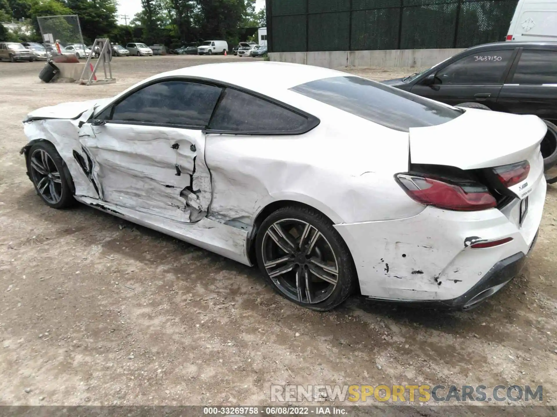 3 Фотография поврежденного автомобиля WBAAE4C06NCH95165 BMW 8 SERIES 2022