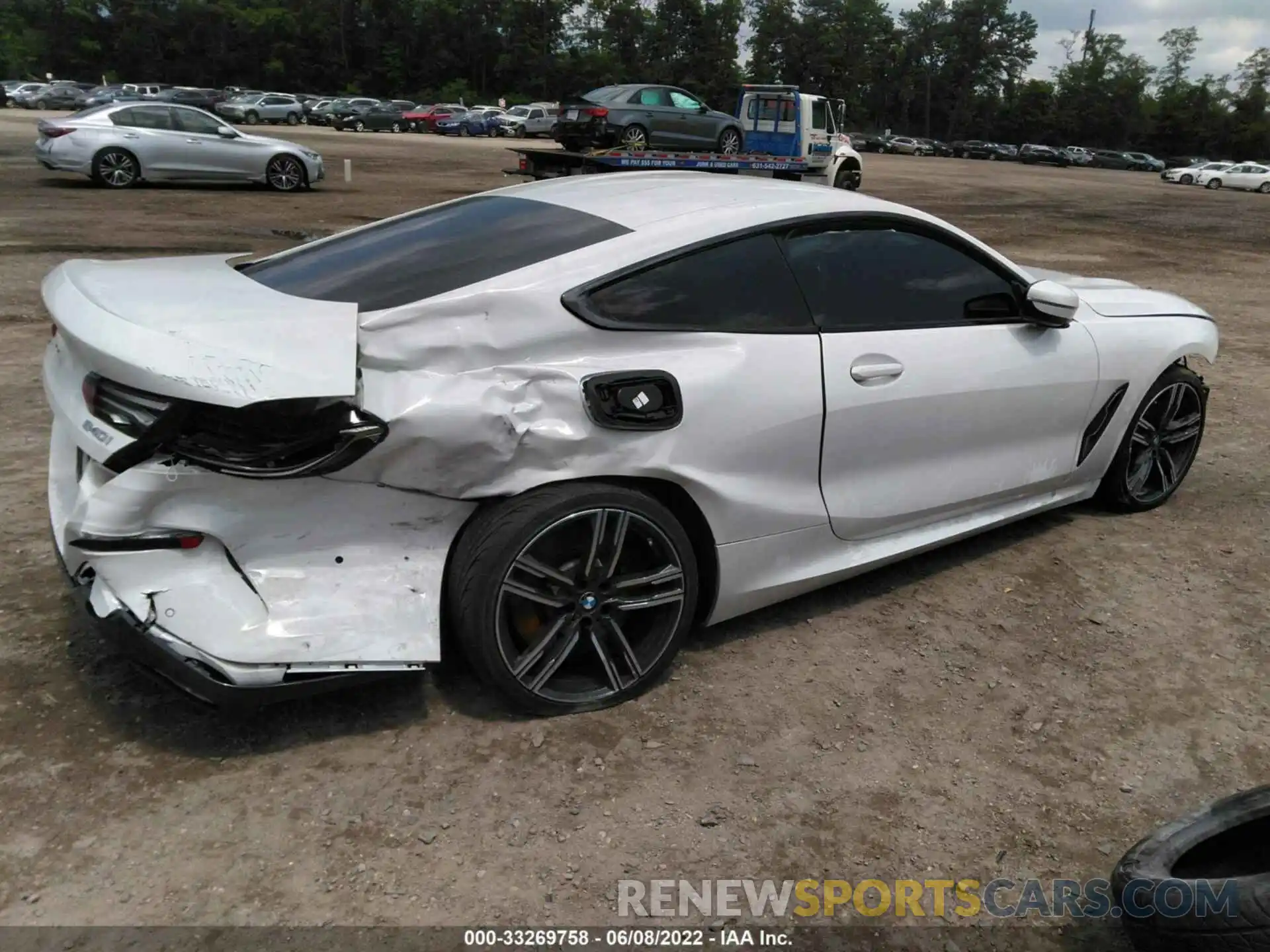 4 Photograph of a damaged car WBAAE4C06NCH95165 BMW 8 SERIES 2022