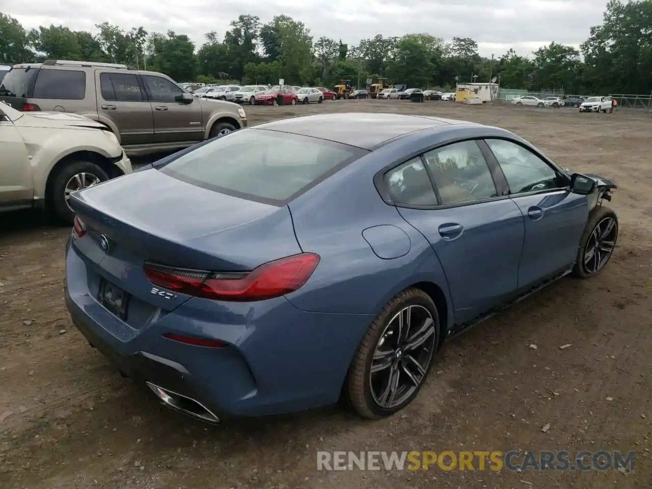 4 Photograph of a damaged car WBAGV4C05NCG97481 BMW 8 SERIES 2022