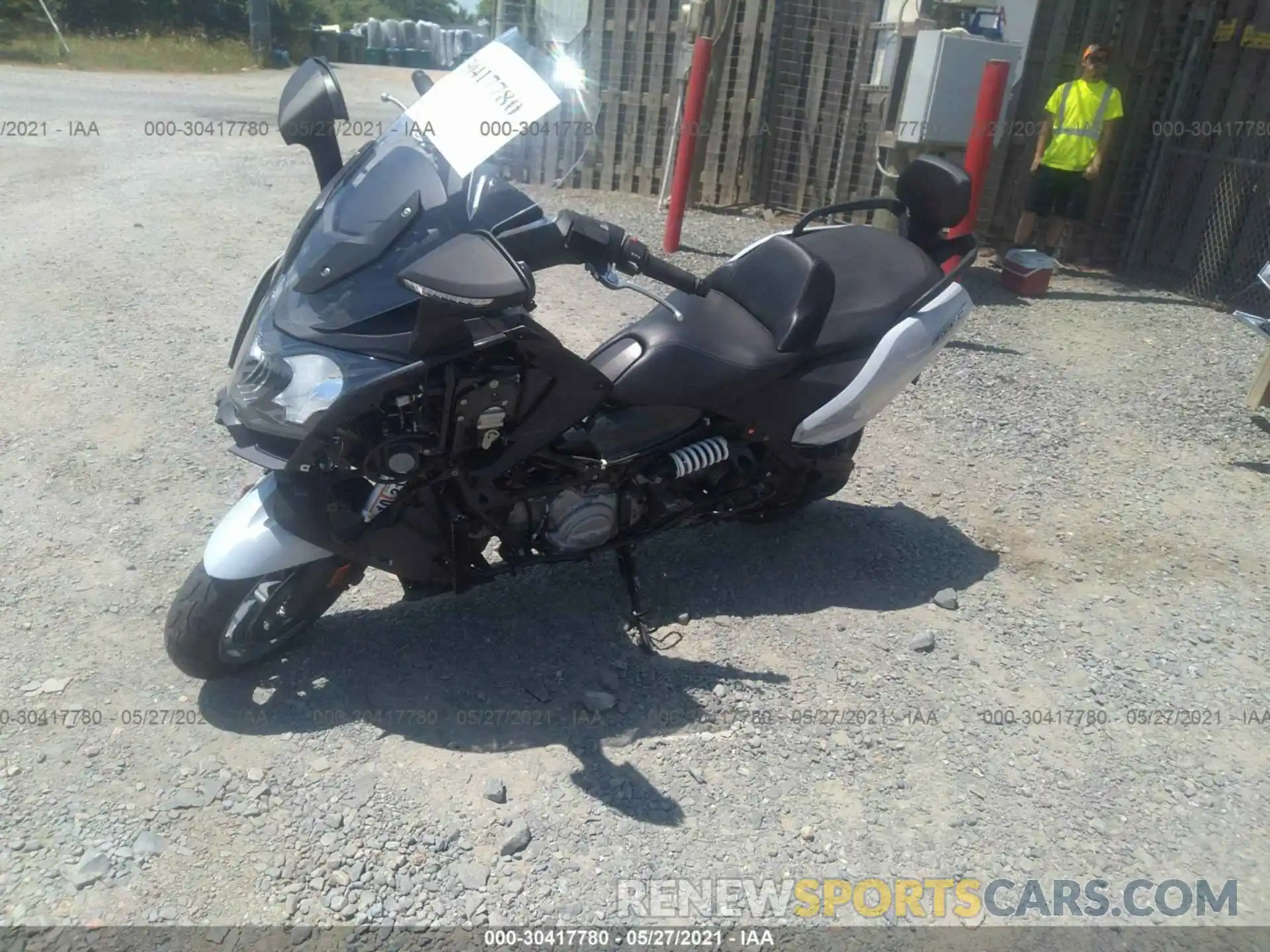 2 Photograph of a damaged car WB10C1503LZ316771 BMW C650 2020