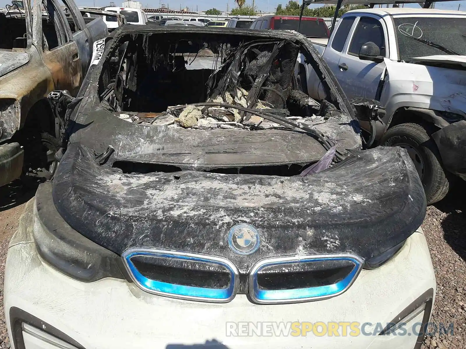 7 Photograph of a damaged car 00000000000000000 BMW I SERIES 2019