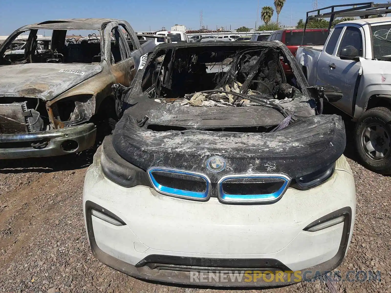 9 Photograph of a damaged car 00000000000000000 BMW I SERIES 2019