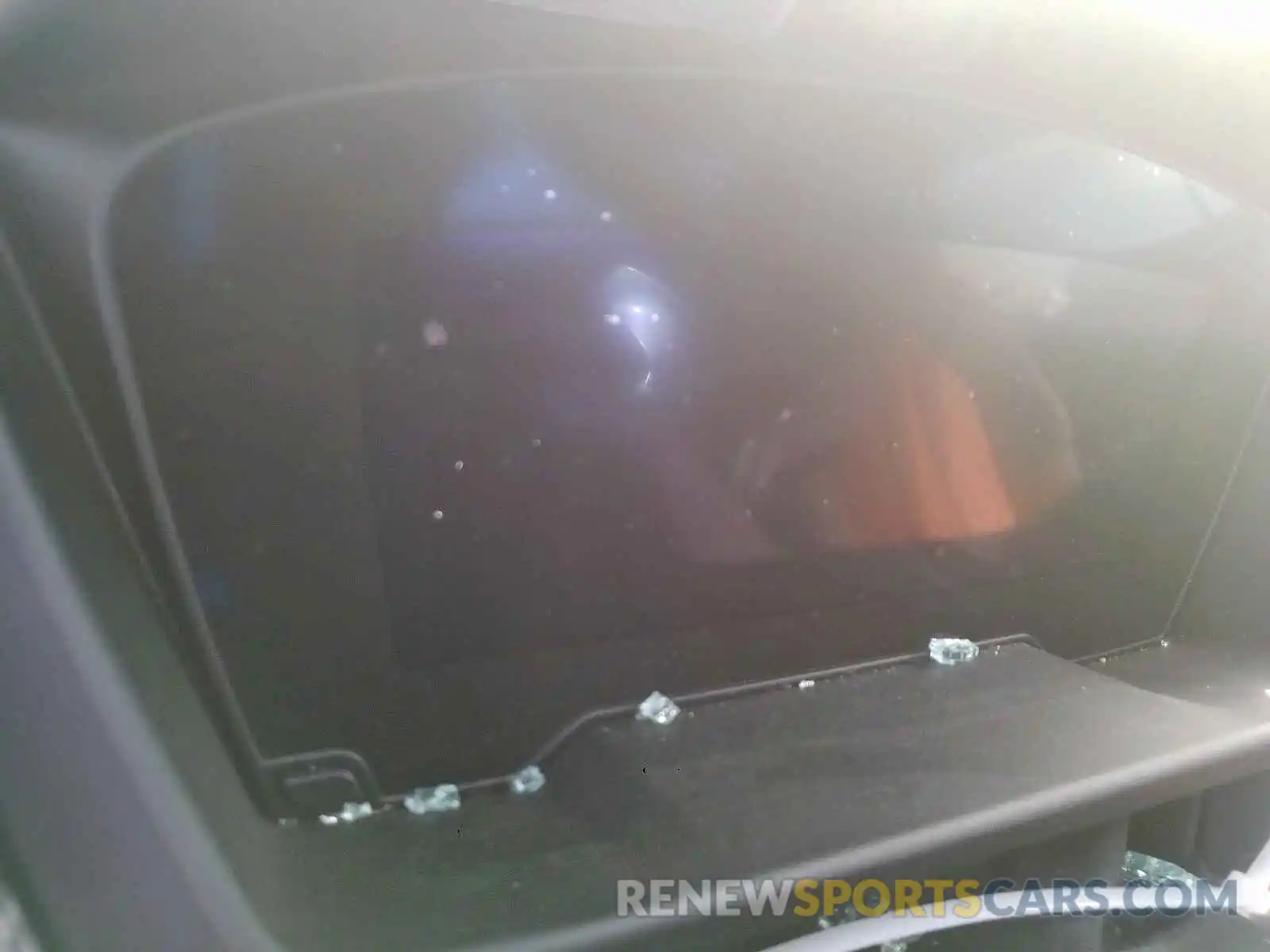 8 Photograph of a damaged car WBY2Z6C59KVG98155 BMW I SERIES 2019