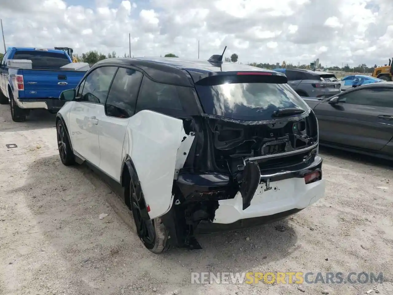 3 Photograph of a damaged car WBY8P8C5XK7E52022 BMW I SERIES 2019