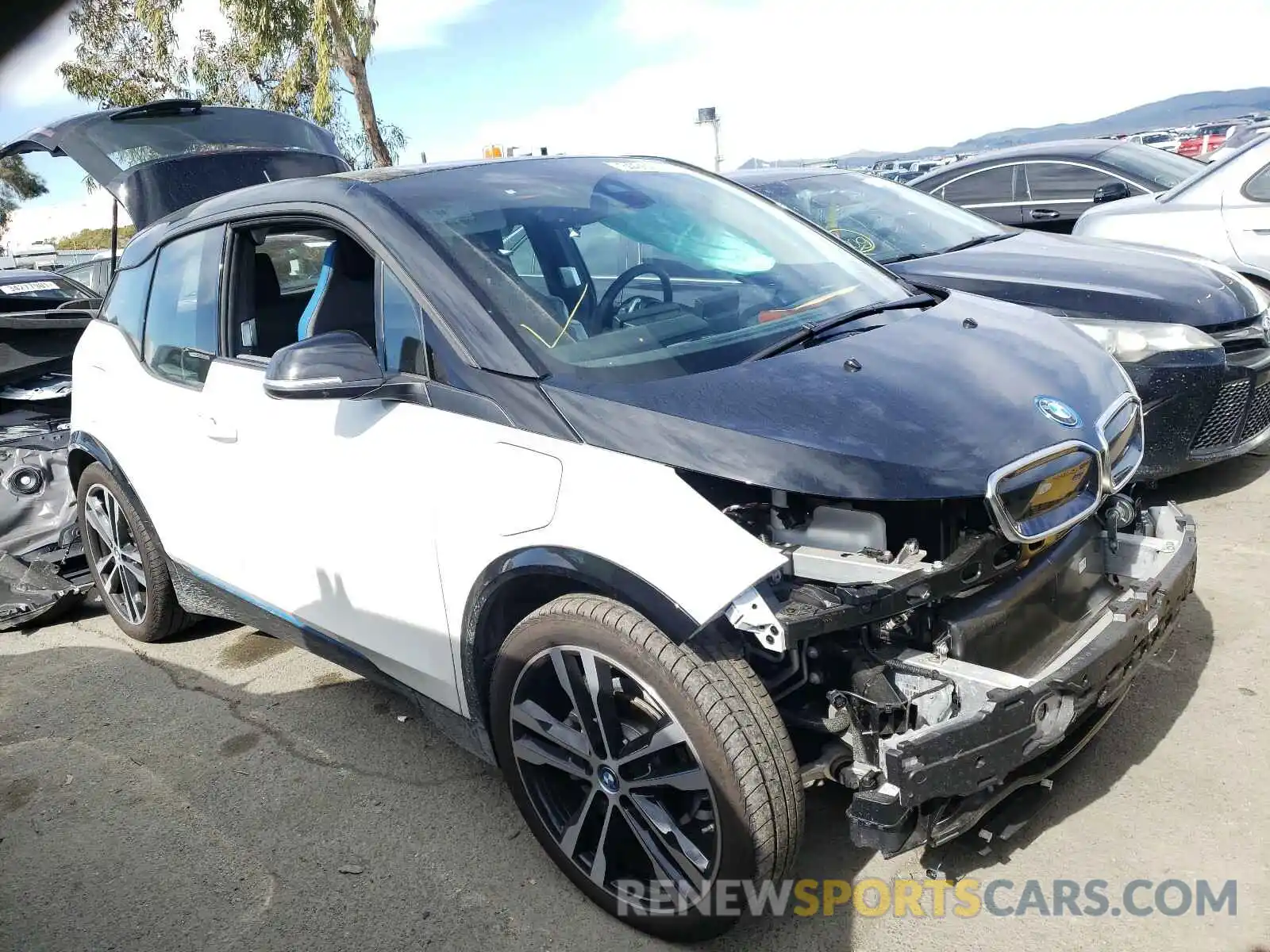 1 Photograph of a damaged car WBY8P8C05L7F78570 BMW I SERIES 2020