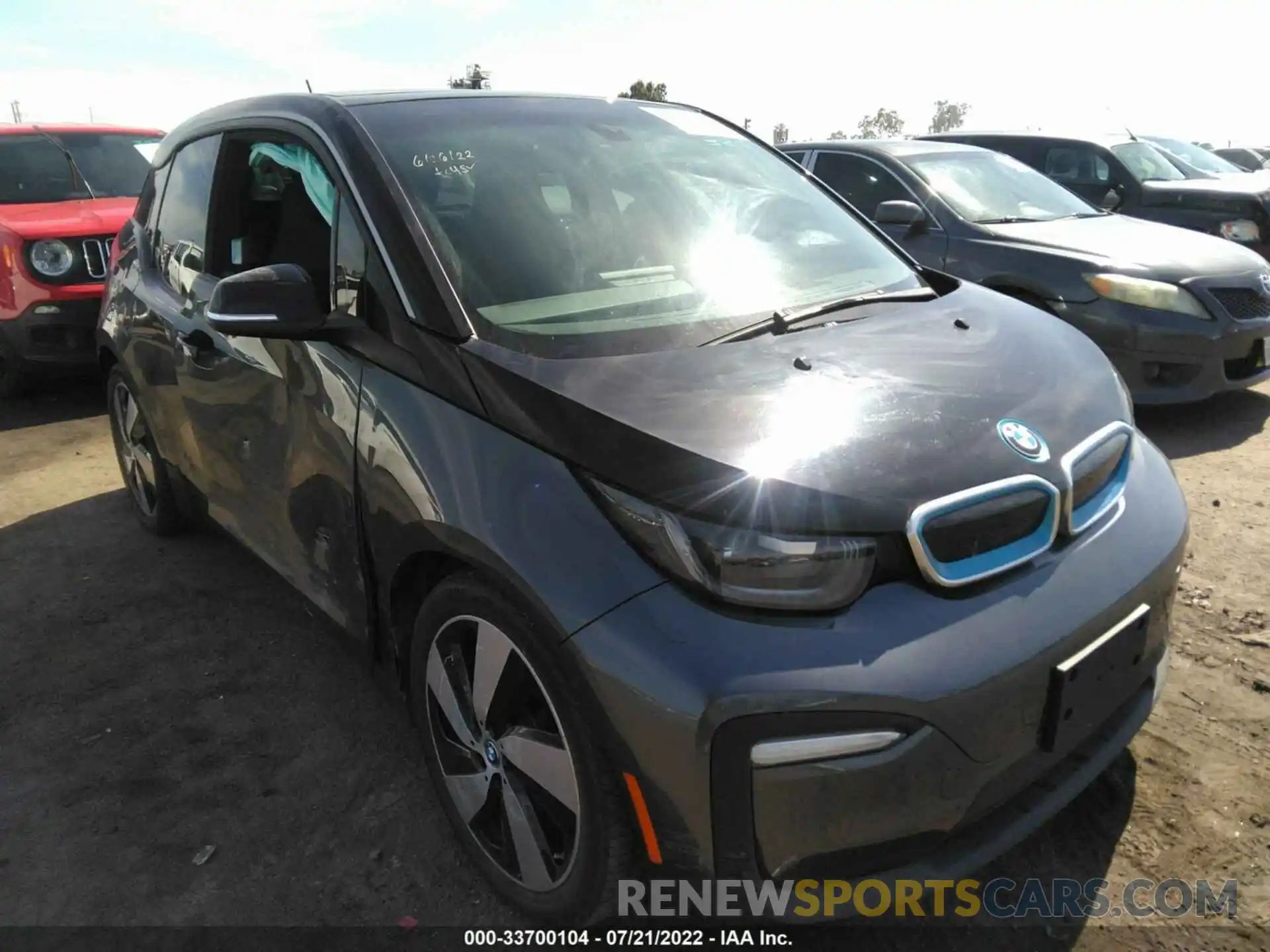 1 Photograph of a damaged car WBY8P2C50K7E34187 BMW I3 2019