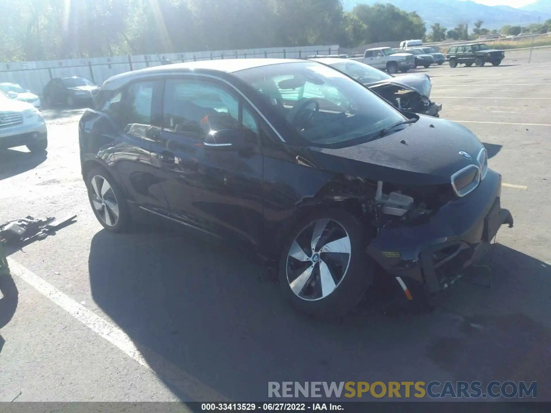 1 Photograph of a damaged car WBY8P2C5XK7E84191 BMW I3 2019