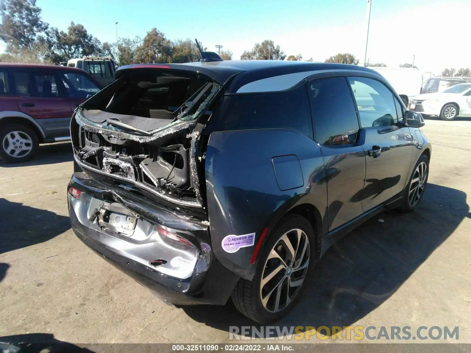 4 Photograph of a damaged car WBY8P4C50K7D59356 BMW I3 2019