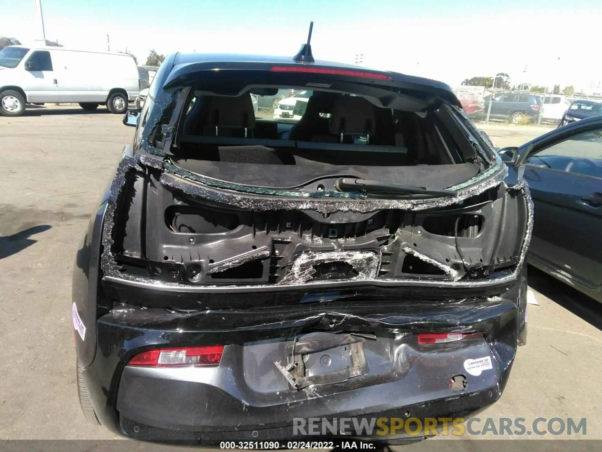 6 Photograph of a damaged car WBY8P4C50K7D59356 BMW I3 2019